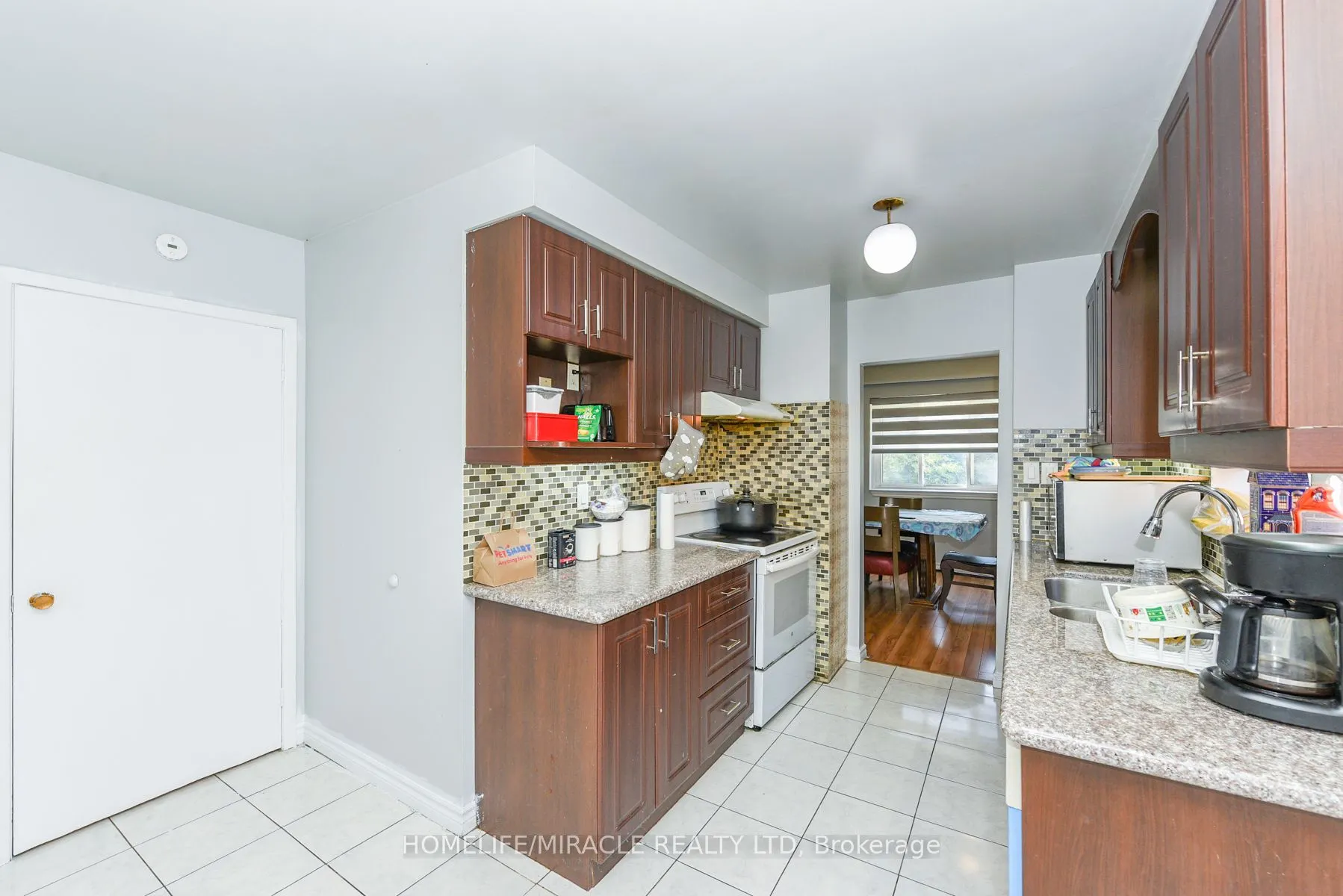 3442 Laddie Crescent