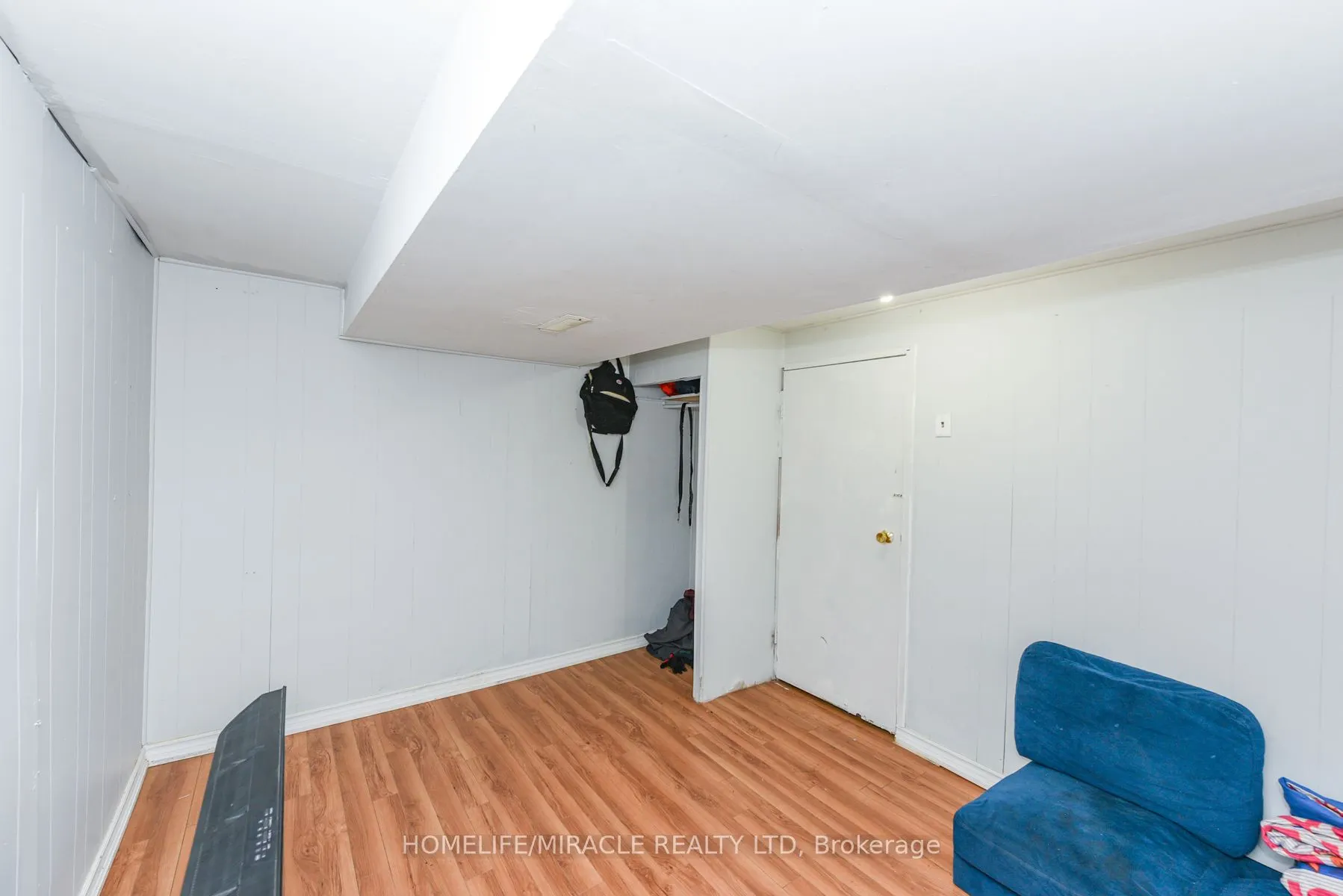 3442 Laddie Crescent