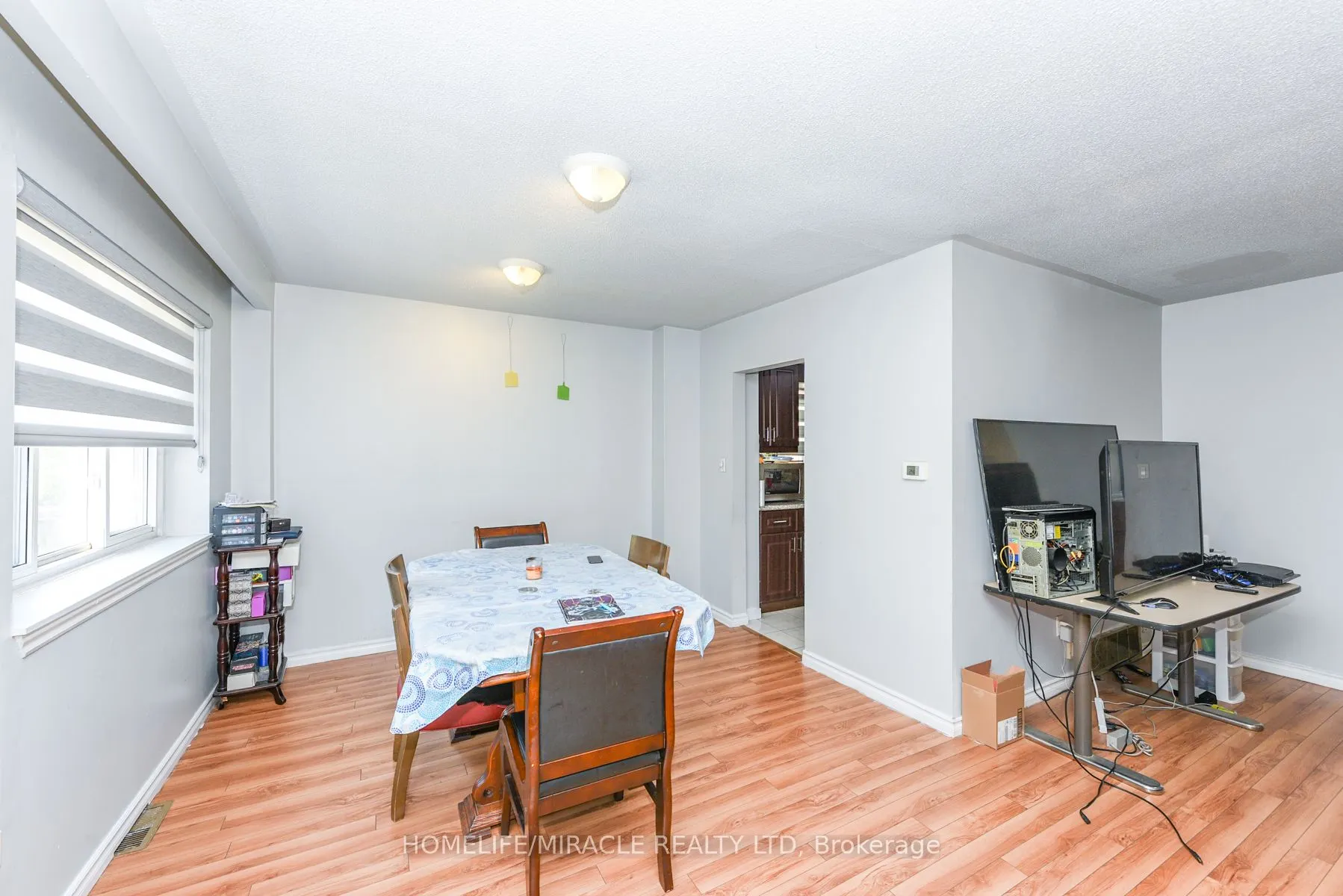 3442 Laddie Crescent