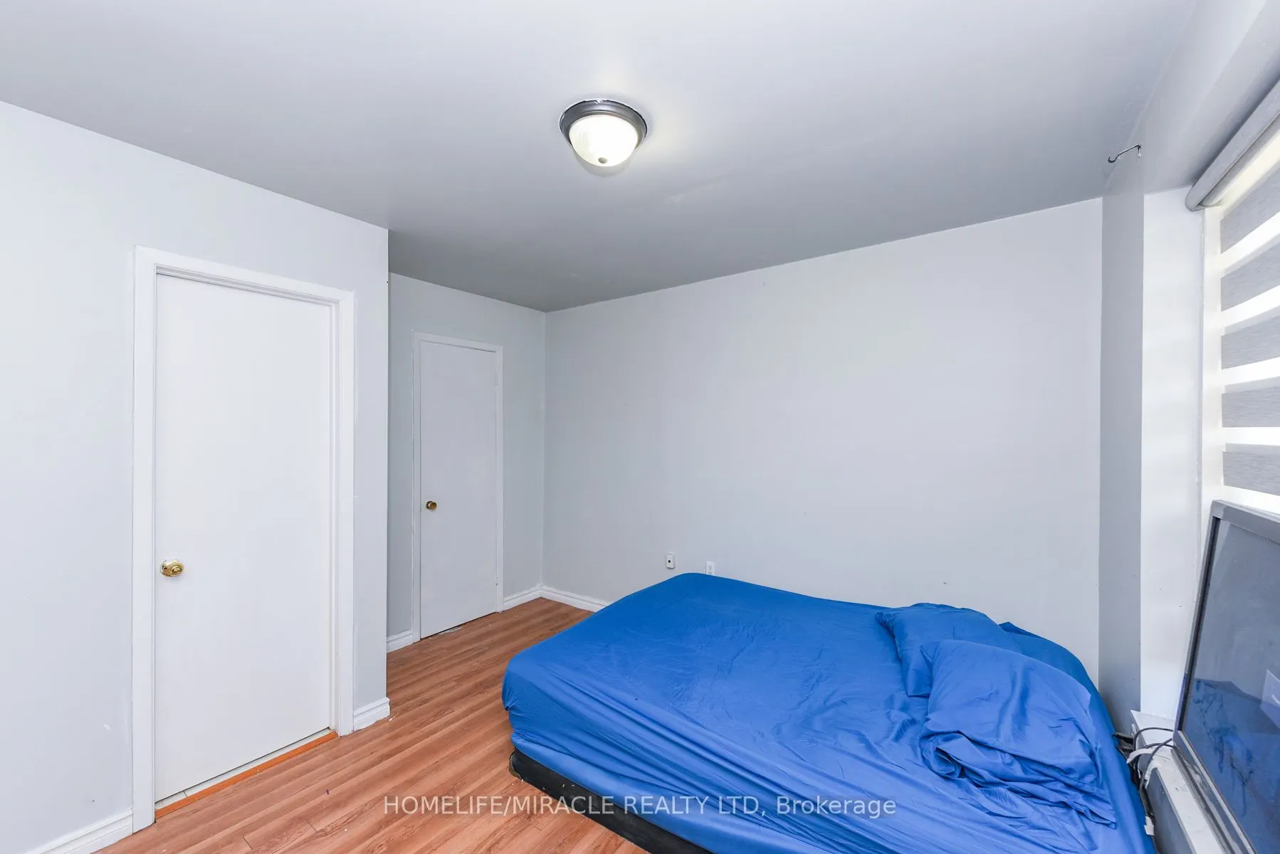 3442 Laddie Crescent