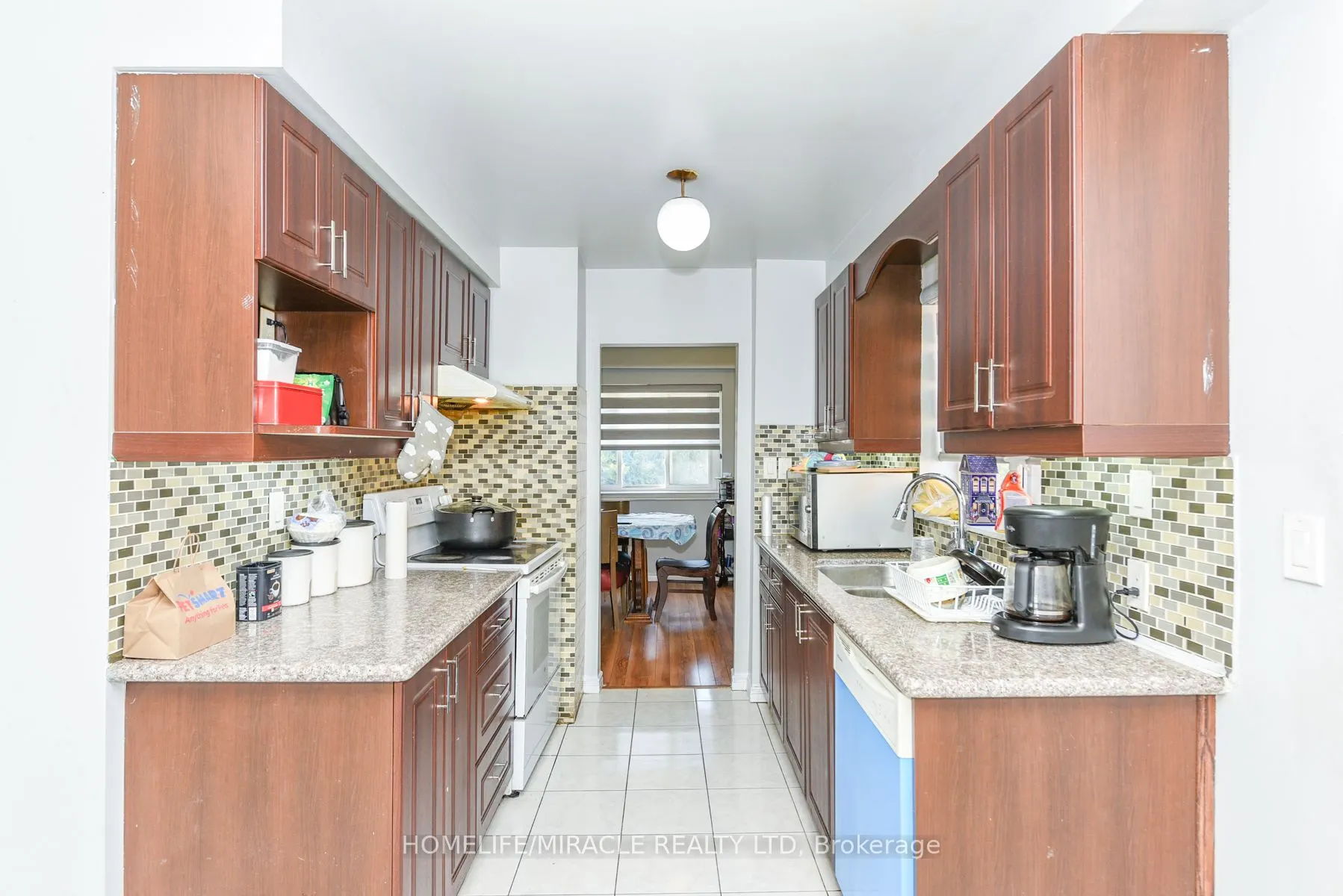 3442 Laddie Crescent