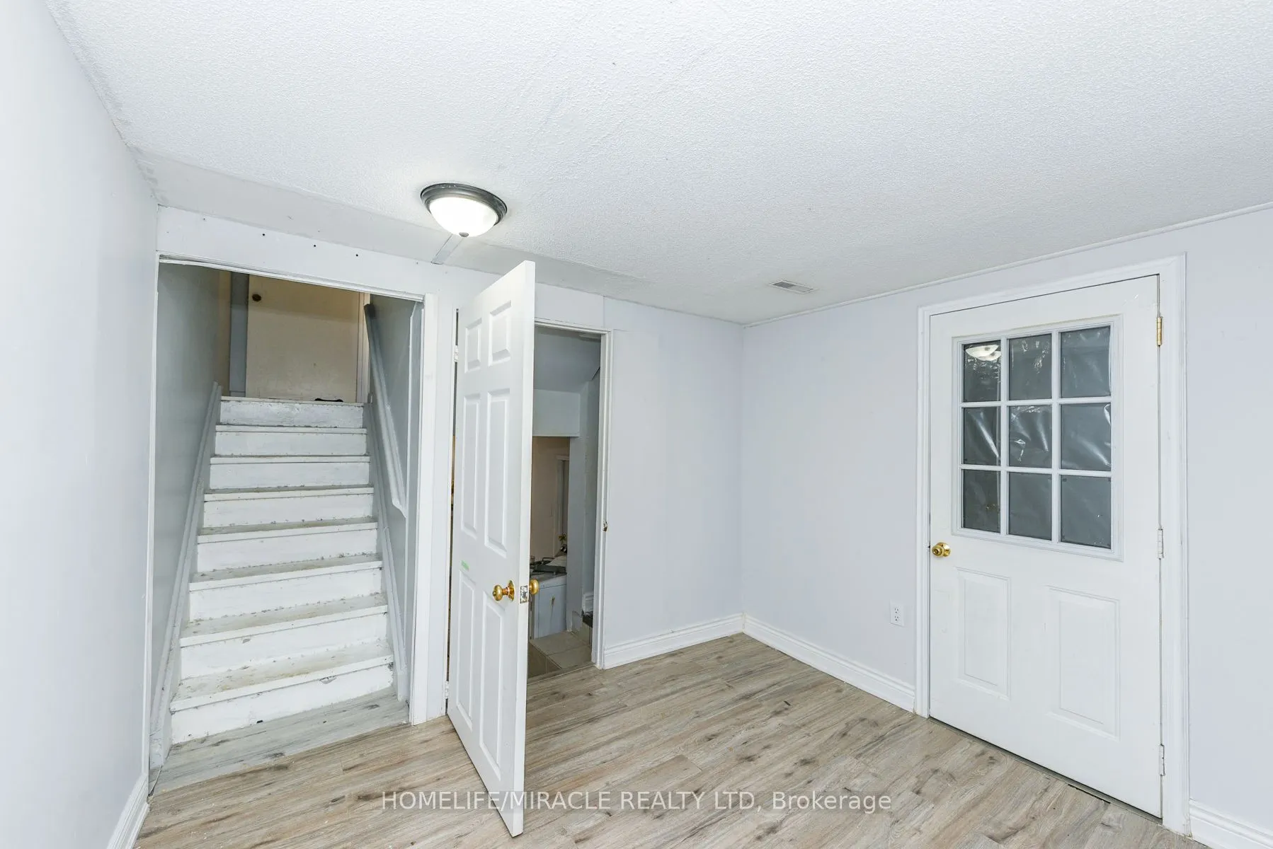 3442 Laddie Crescent