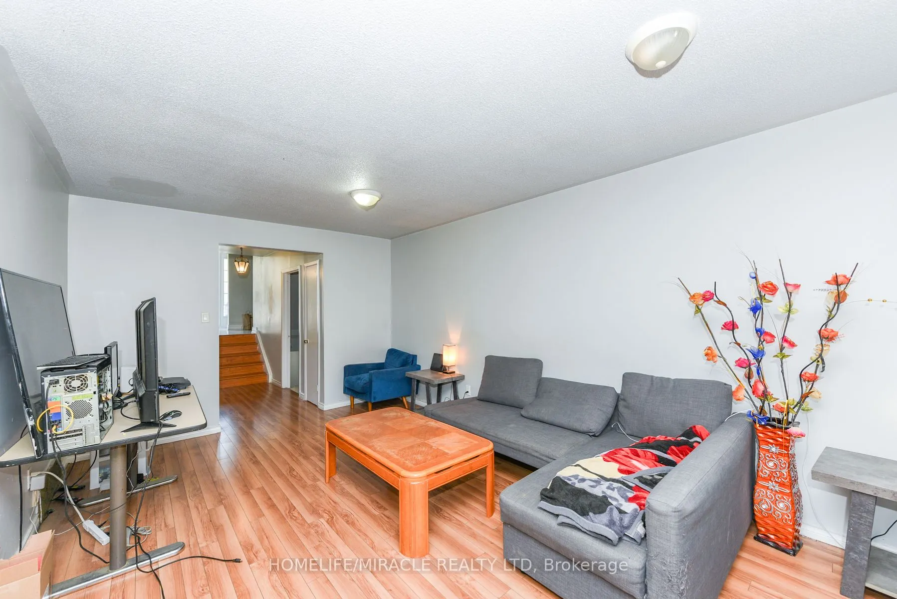 3442 Laddie Crescent