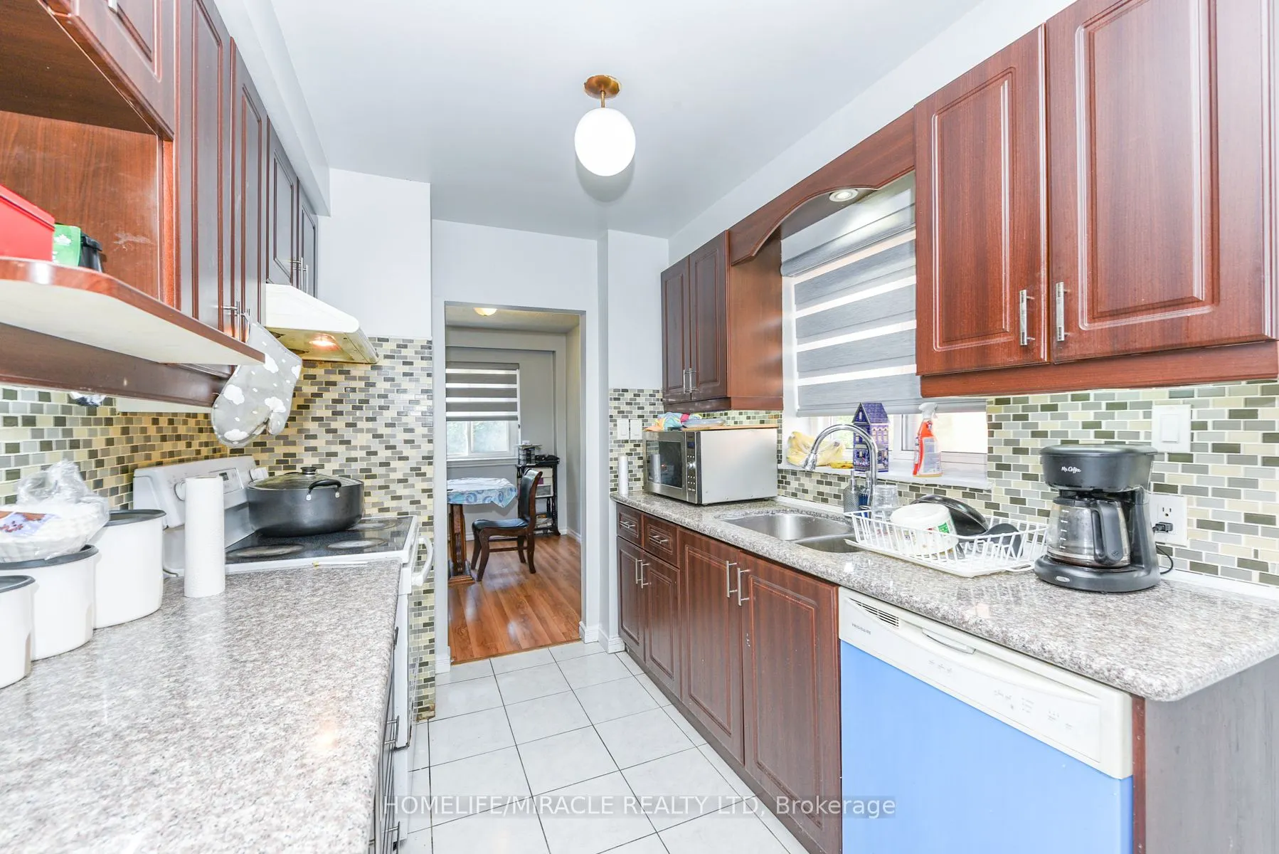 3442 Laddie Crescent