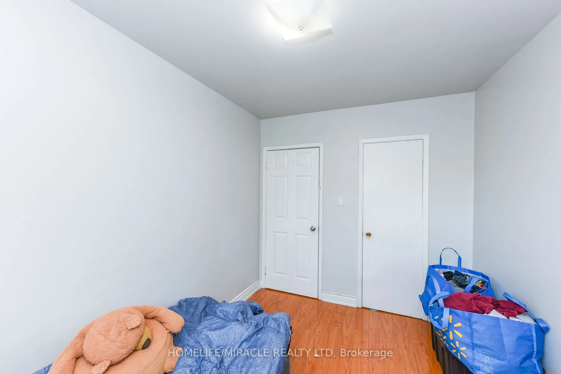 3442 Laddie Crescent