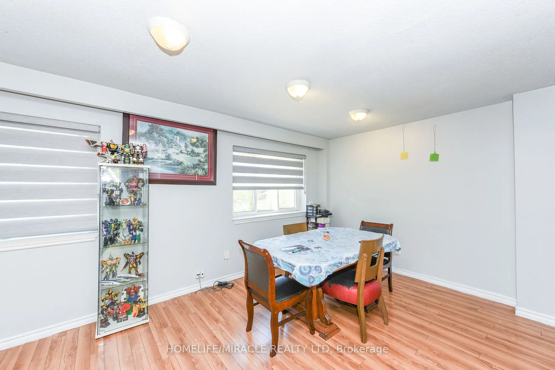 3442 Laddie Crescent