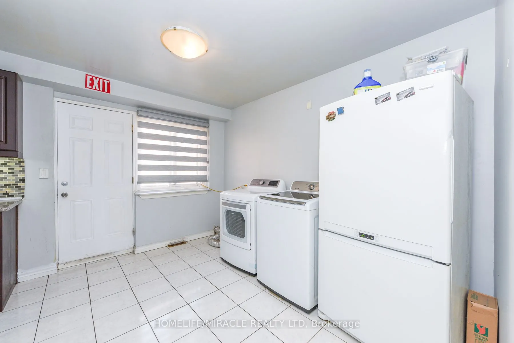3442 Laddie Crescent