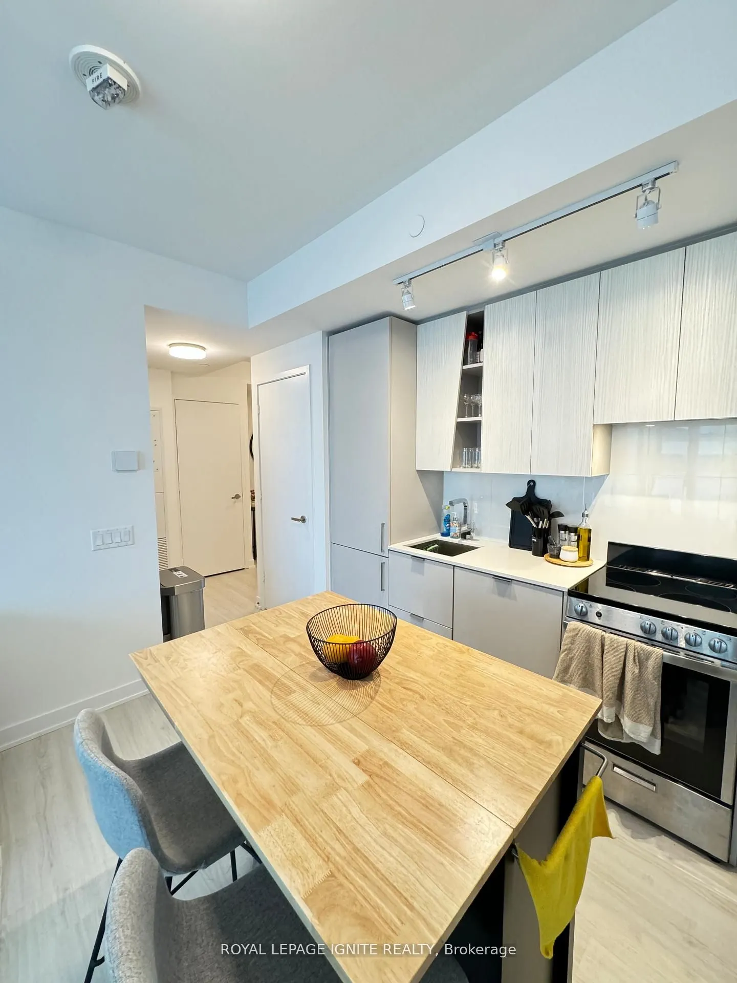 3883 Quartz Road, #501