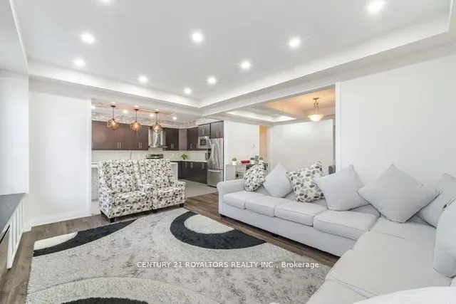 77 Enford Crescent