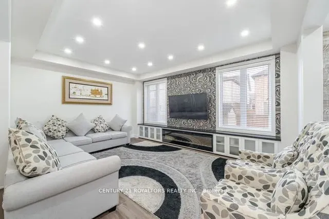 77 Enford Crescent