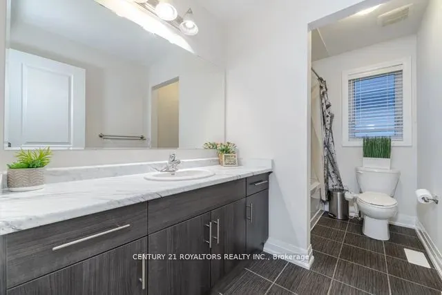 77 Enford Crescent