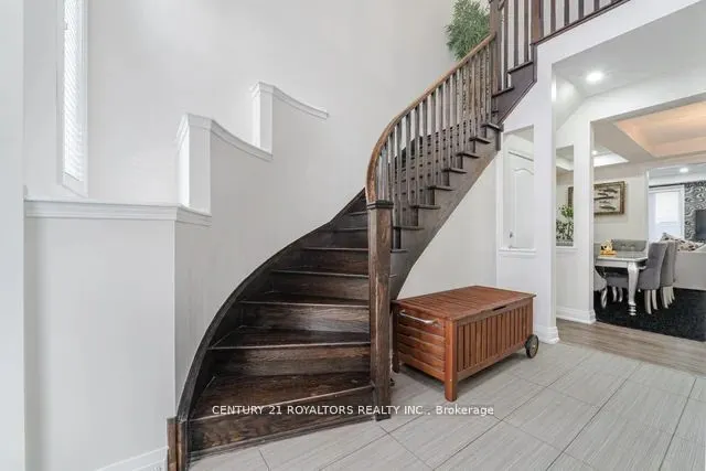 77 Enford Crescent