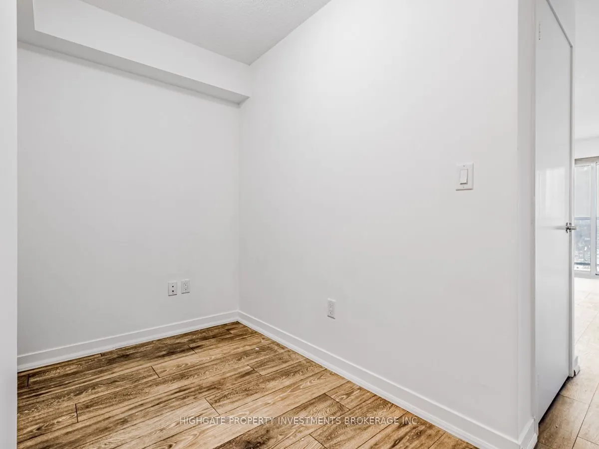 1420 Dupont Street, #806