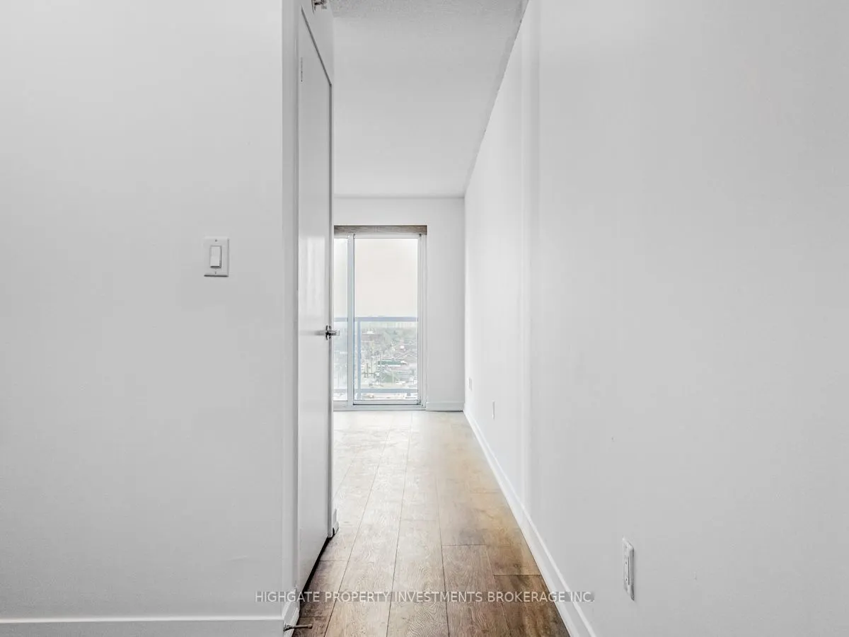 1420 Dupont Street, #806