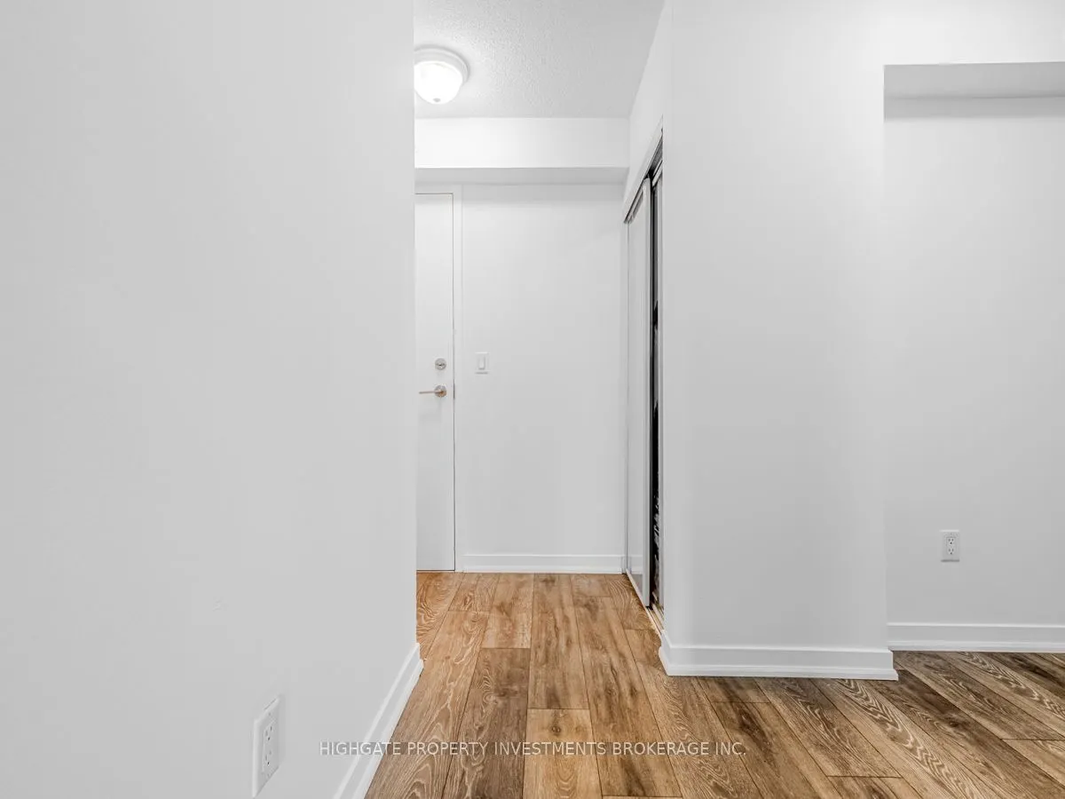 1420 Dupont Street, #806