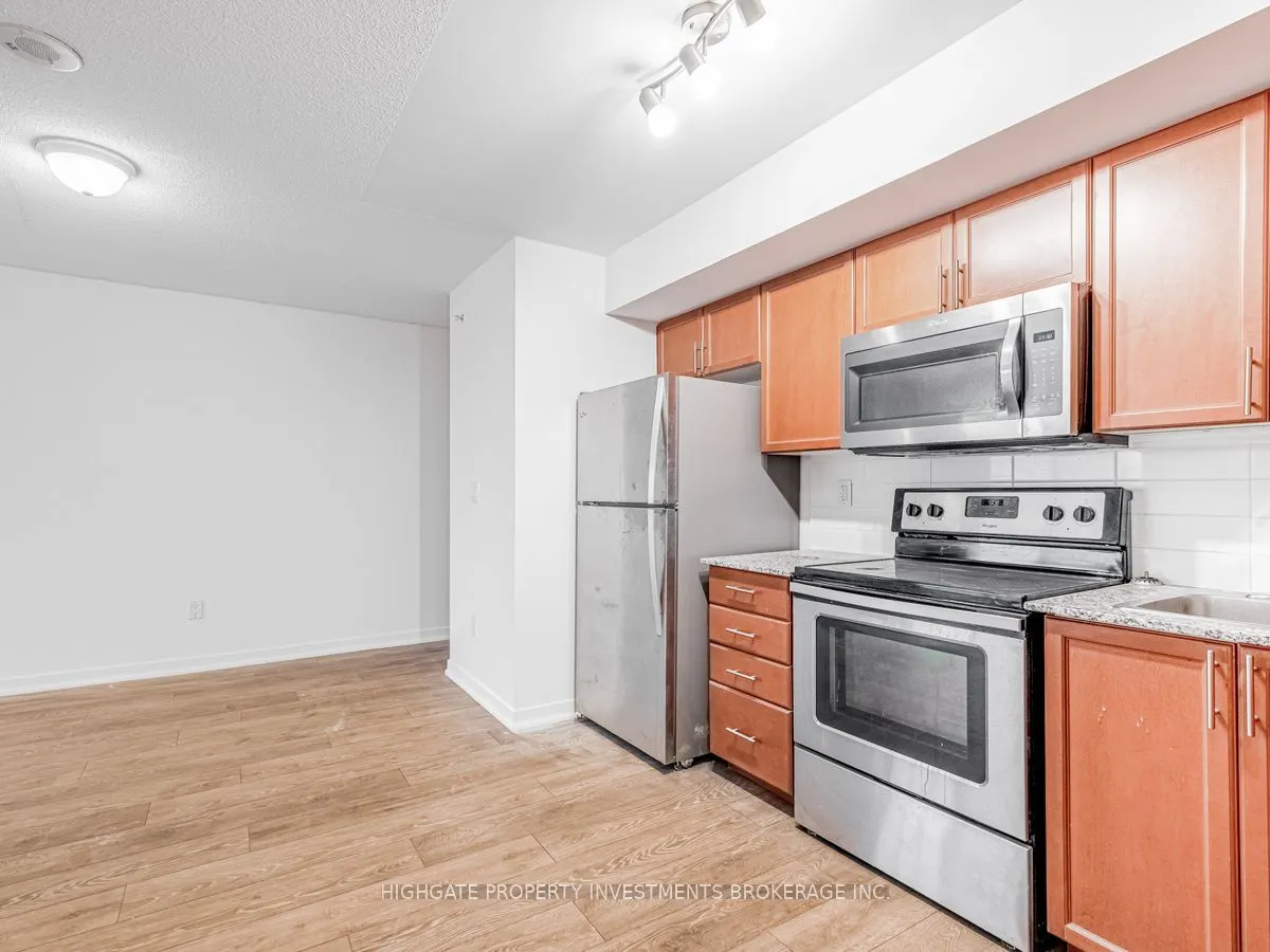 1420 Dupont Street, #806
