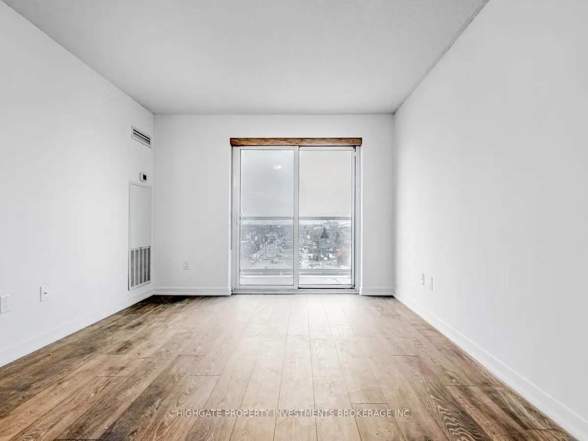1420 Dupont Street, #806
