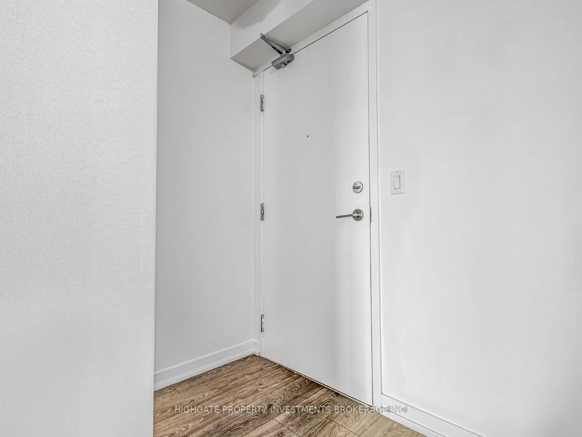 1420 Dupont Street, #806