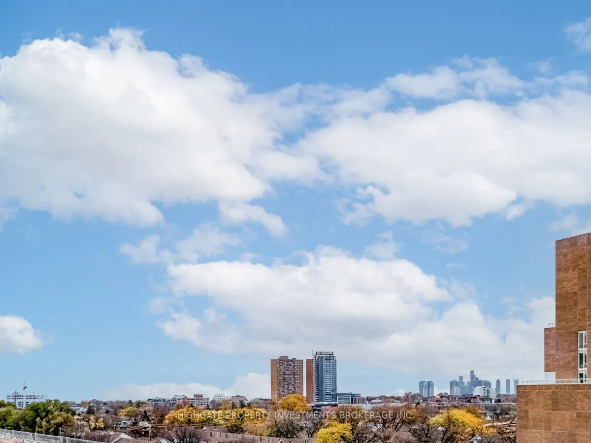 1420 Dupont Street, #806
