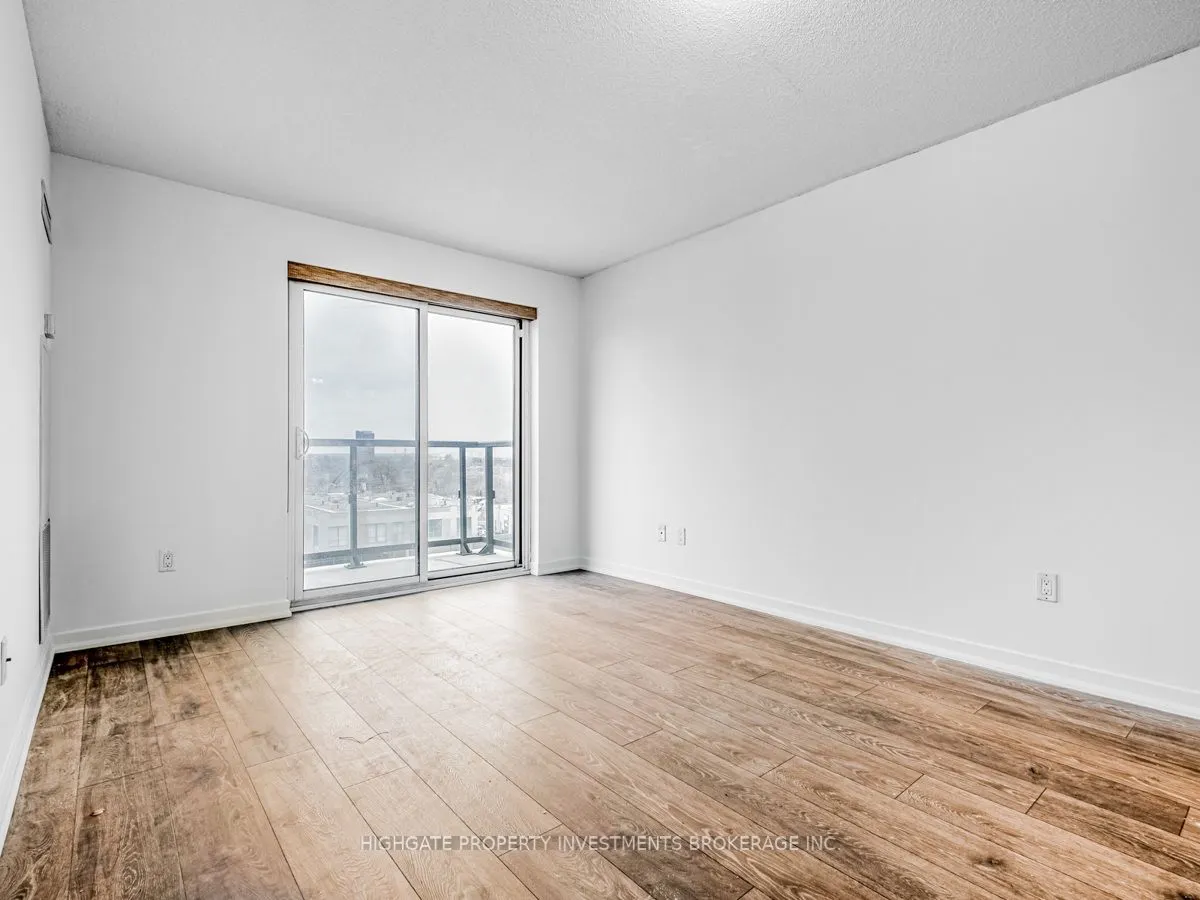 1420 Dupont Street, #806