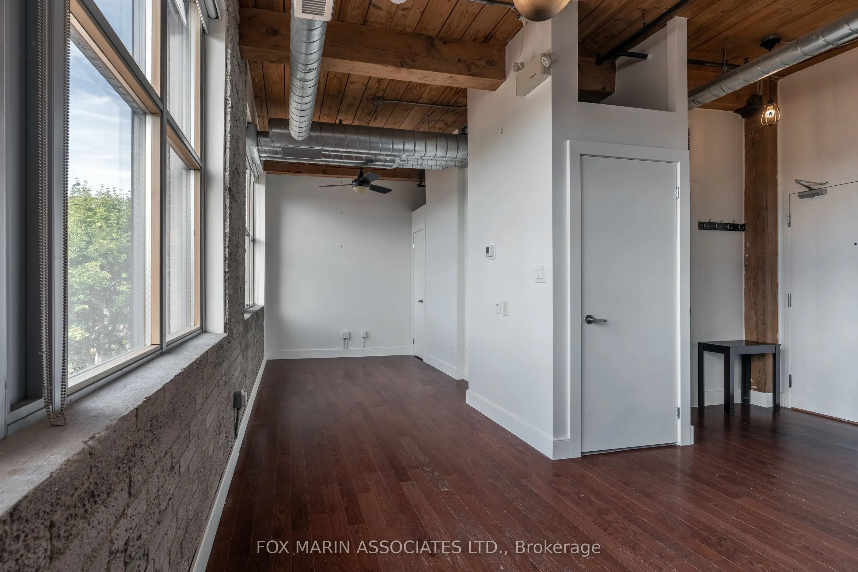2154 Dundas Street W, #401