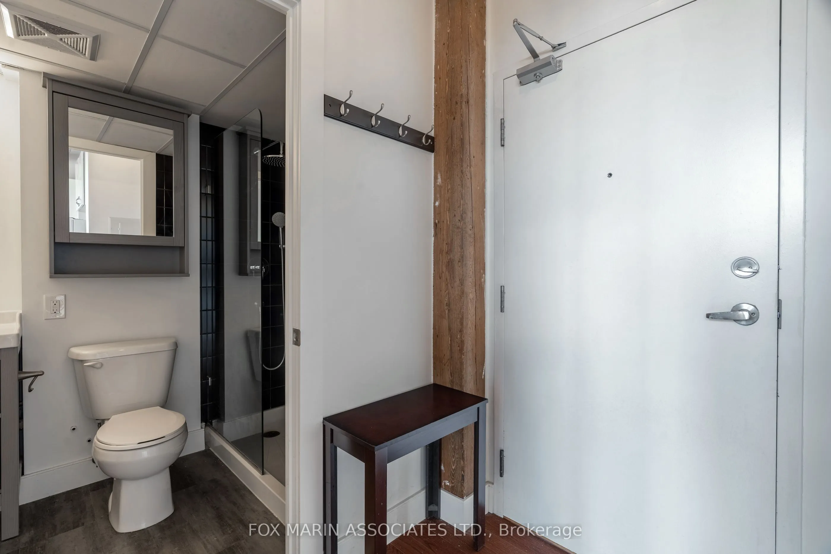 2154 Dundas Street W, #401