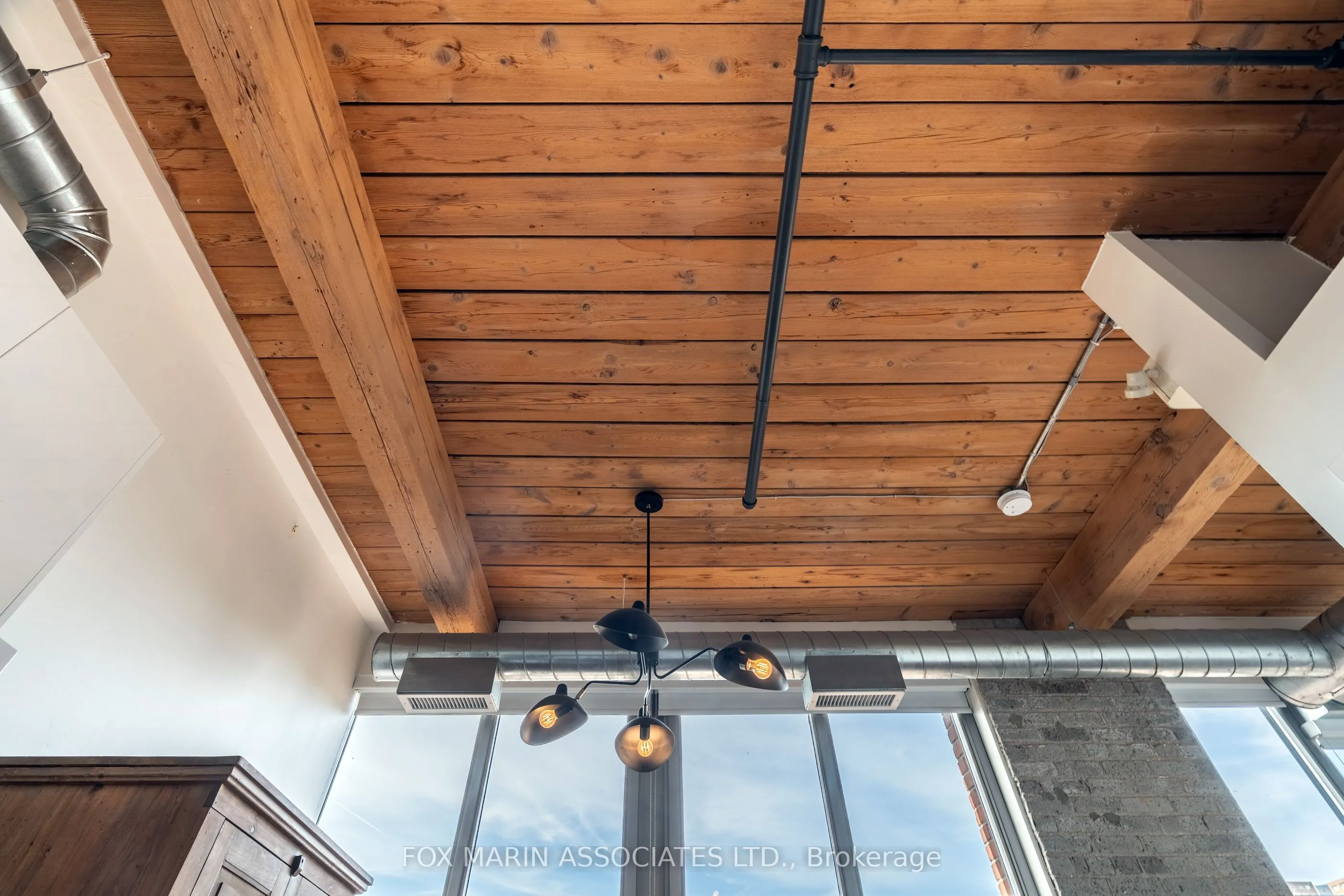 2154 Dundas Street W, #401