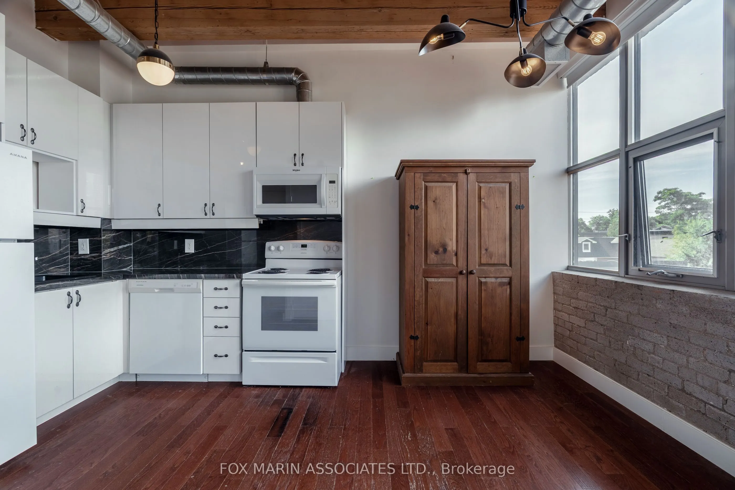 2154 Dundas Street W, #401