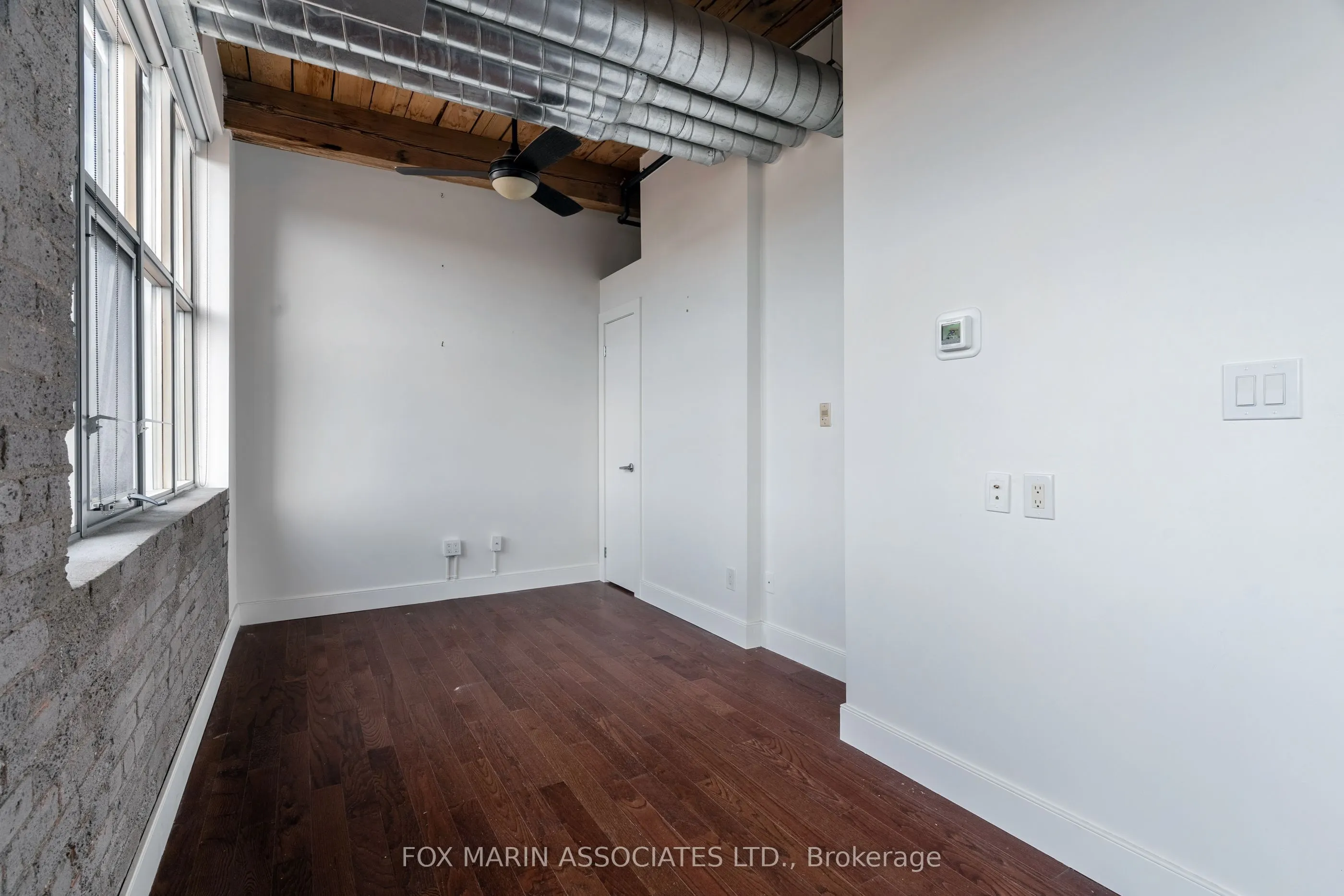 2154 Dundas Street W, #401