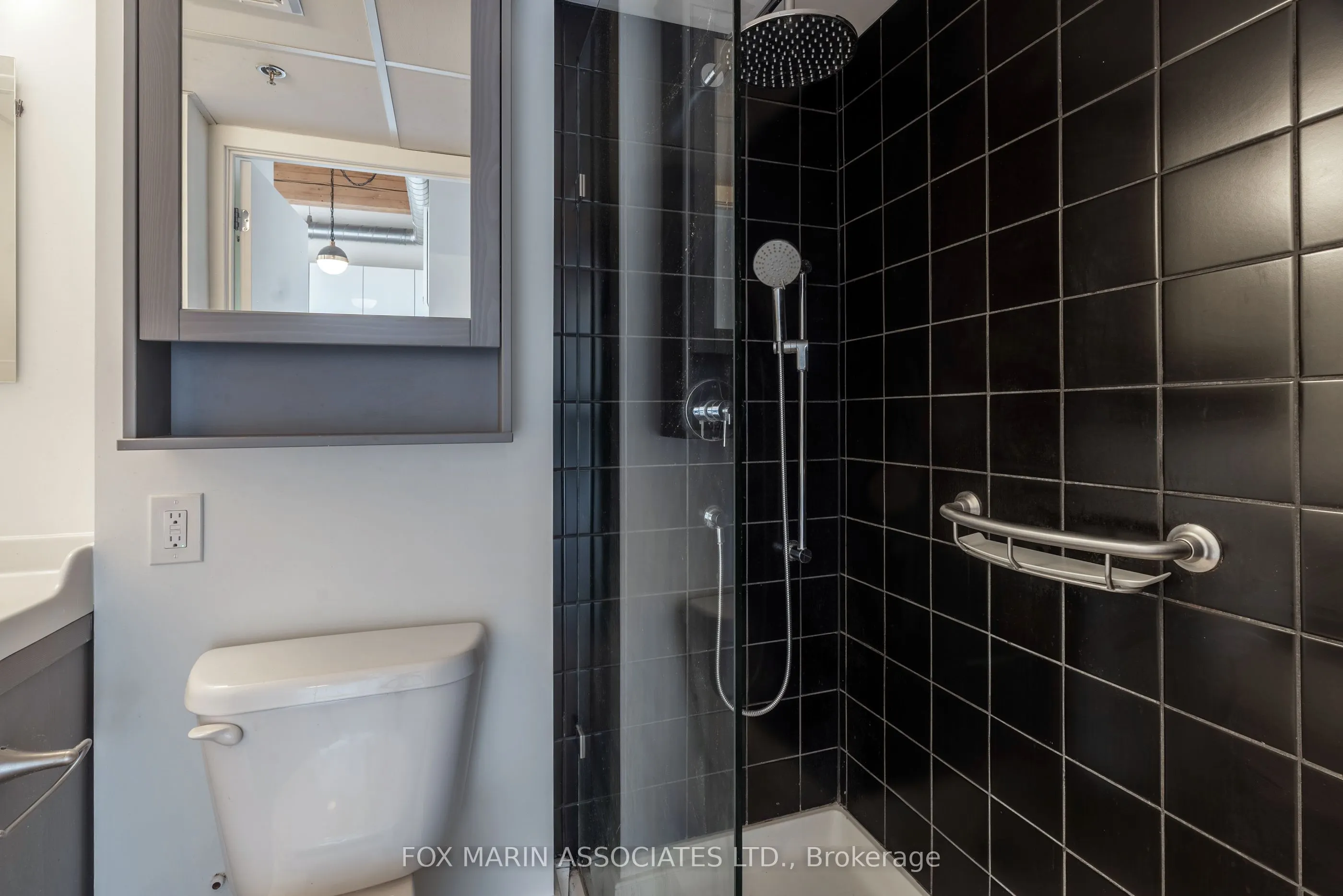 2154 Dundas Street W, #401