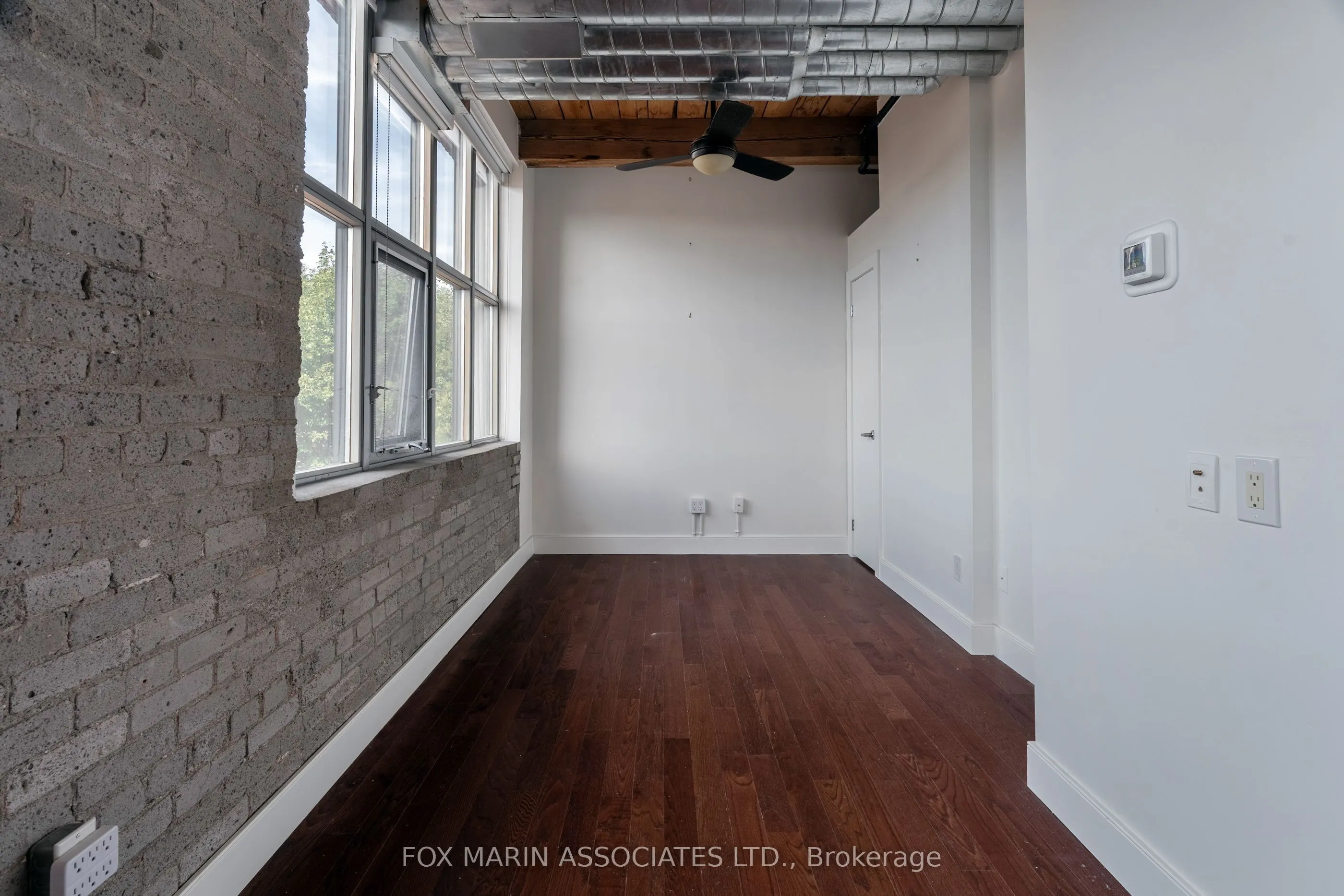 2154 Dundas Street W, #401