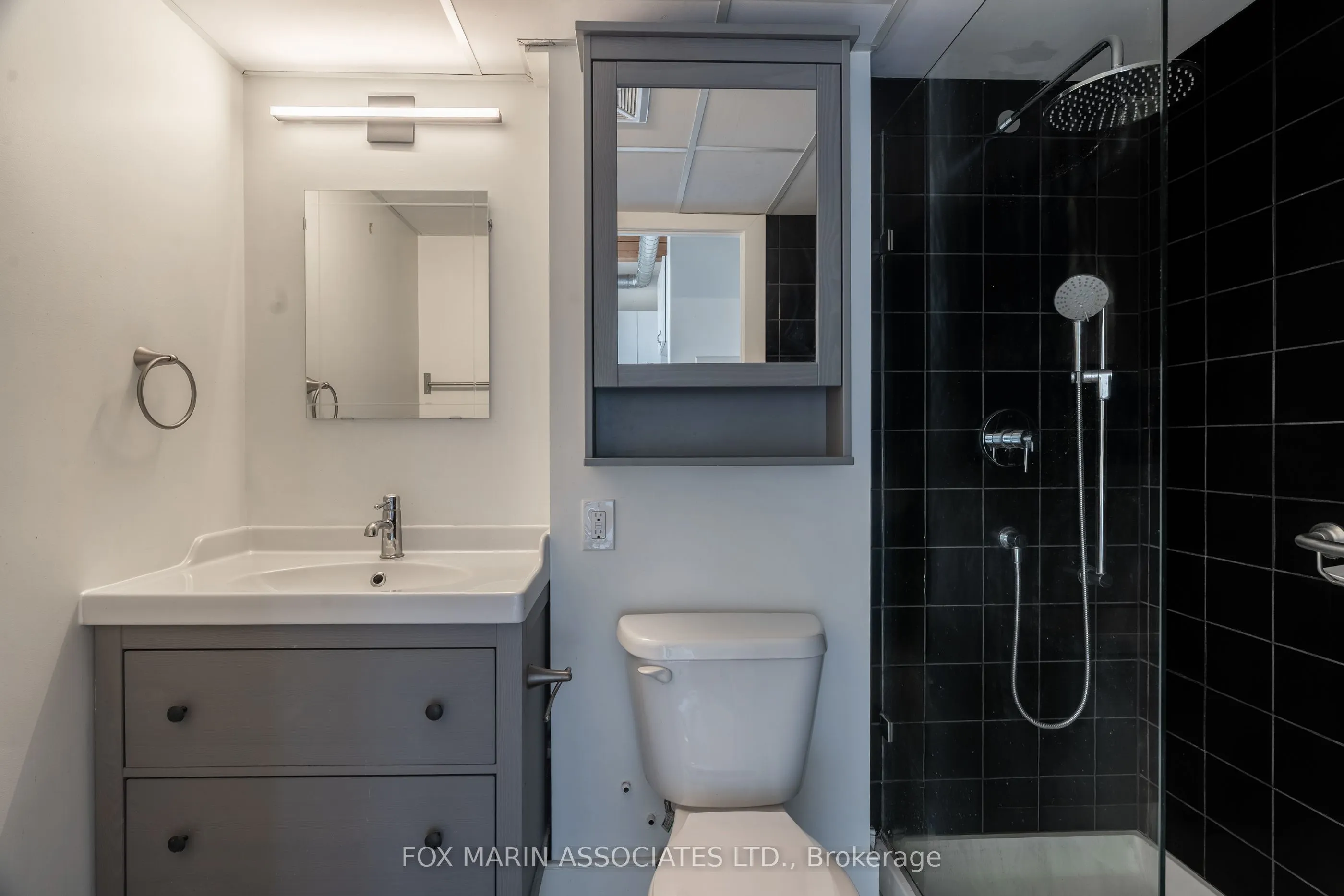 2154 Dundas Street W, #401