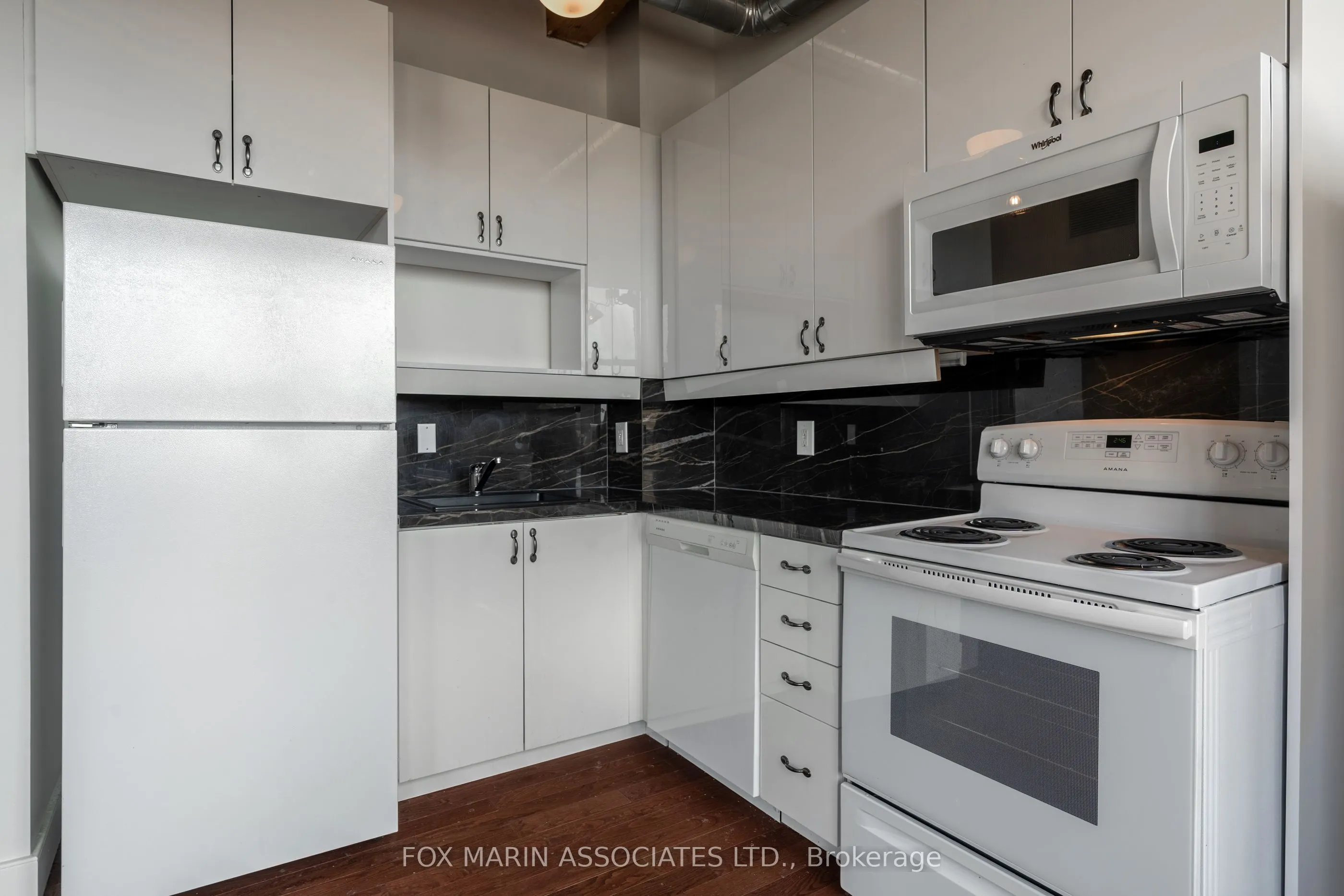 2154 Dundas Street W, #401