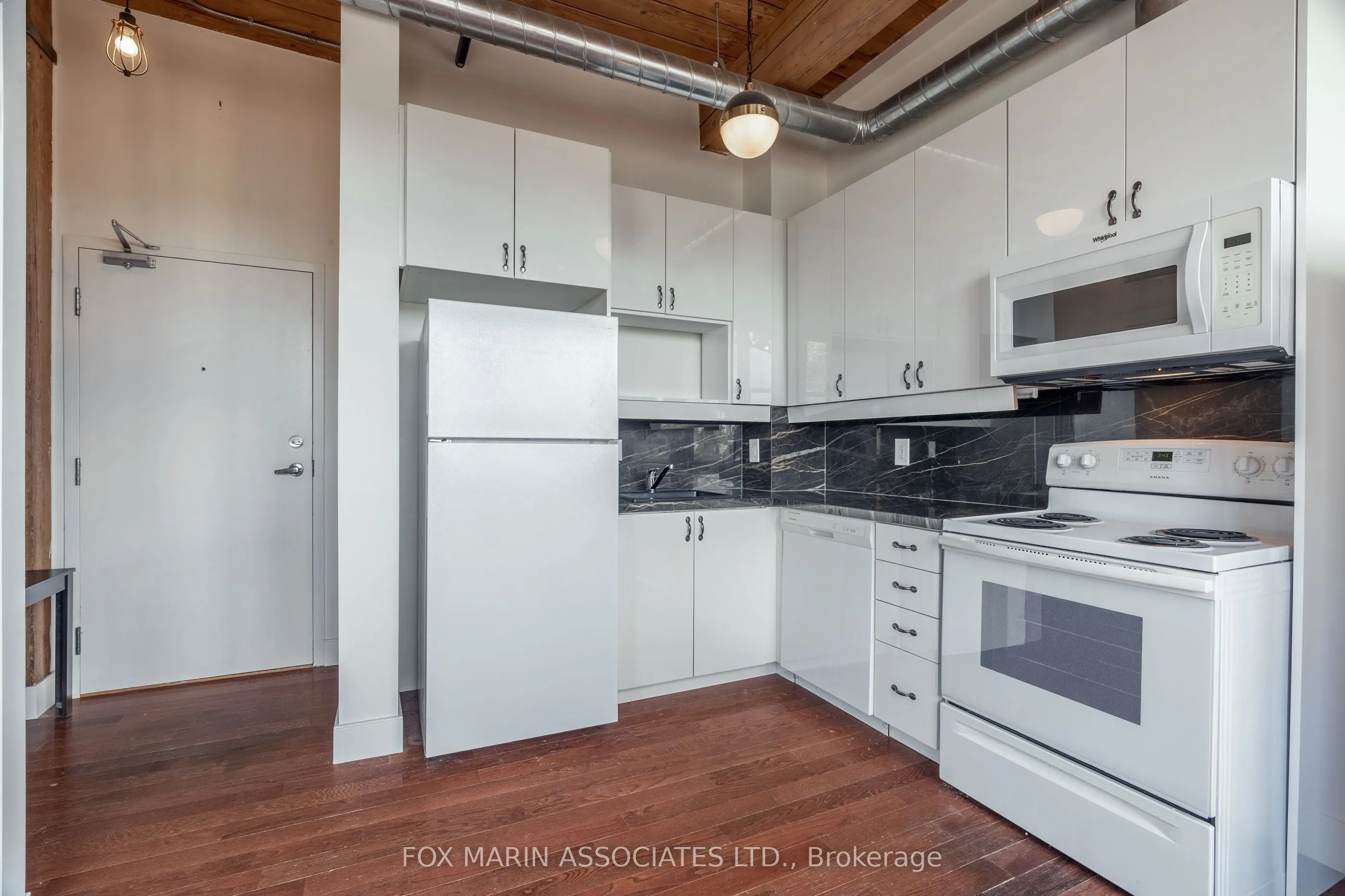 2154 Dundas Street W, #401