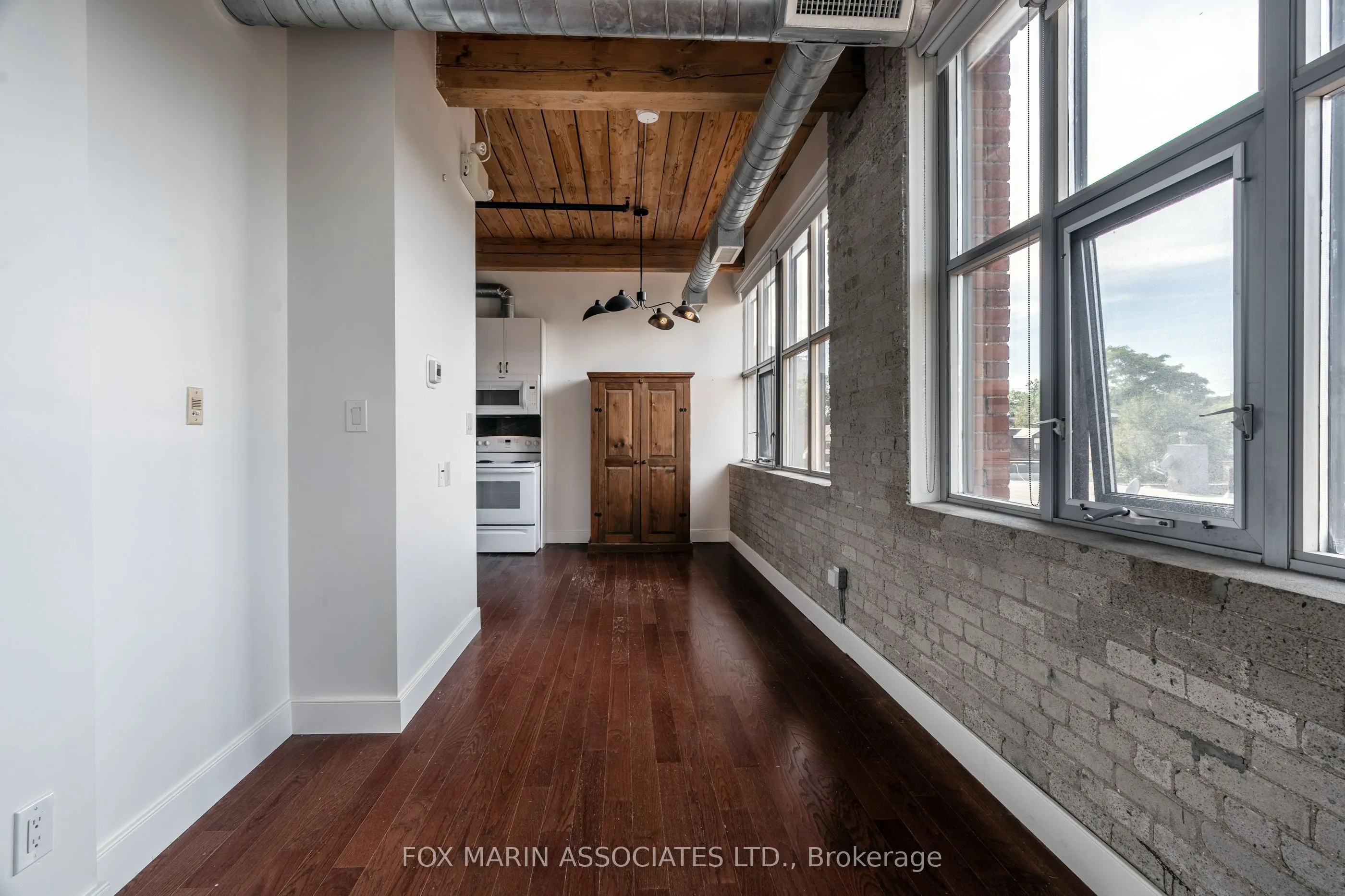 2154 Dundas Street W, #401