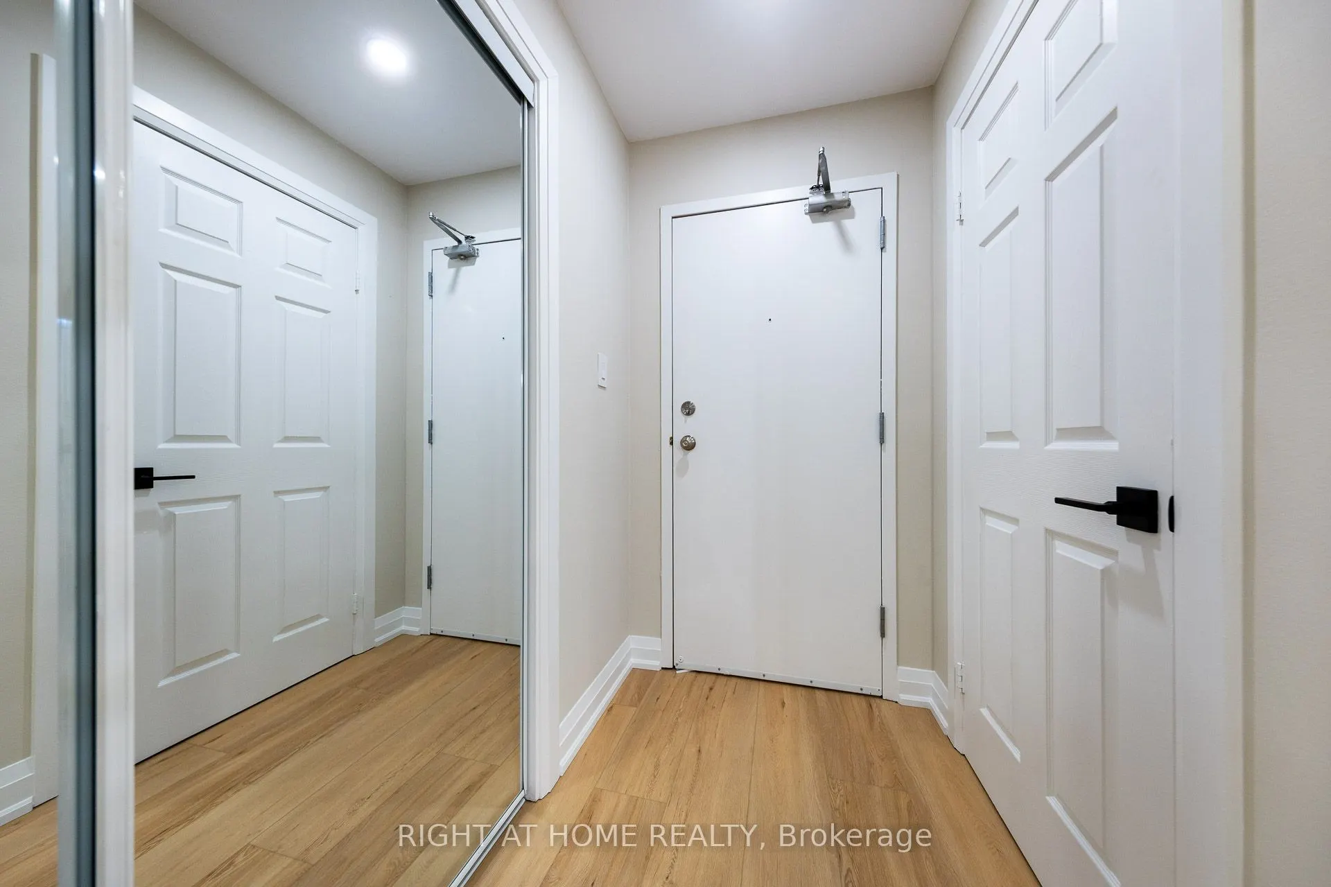 1450 Glen Abbey Gate, #722