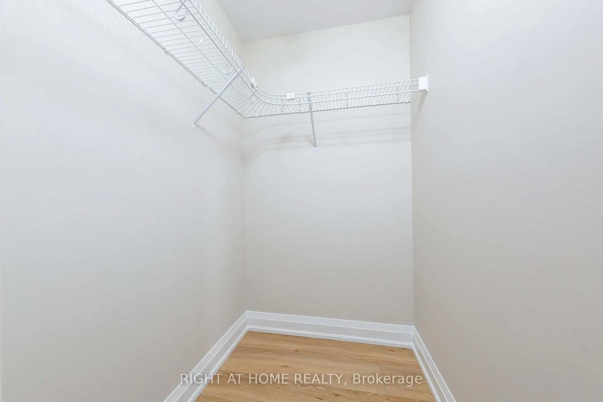 1450 Glen Abbey Gate, #722