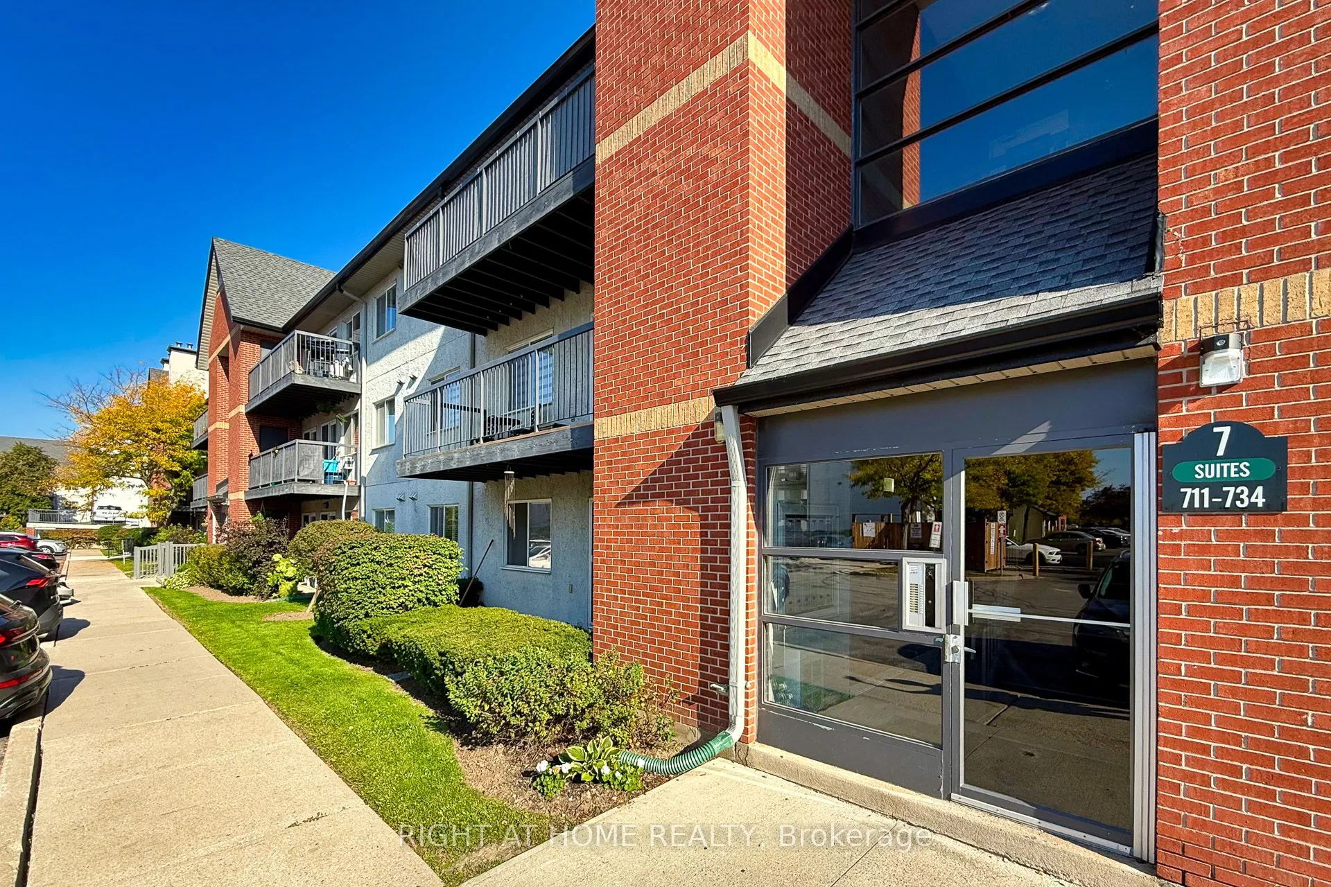1450 Glen Abbey Gate, #722