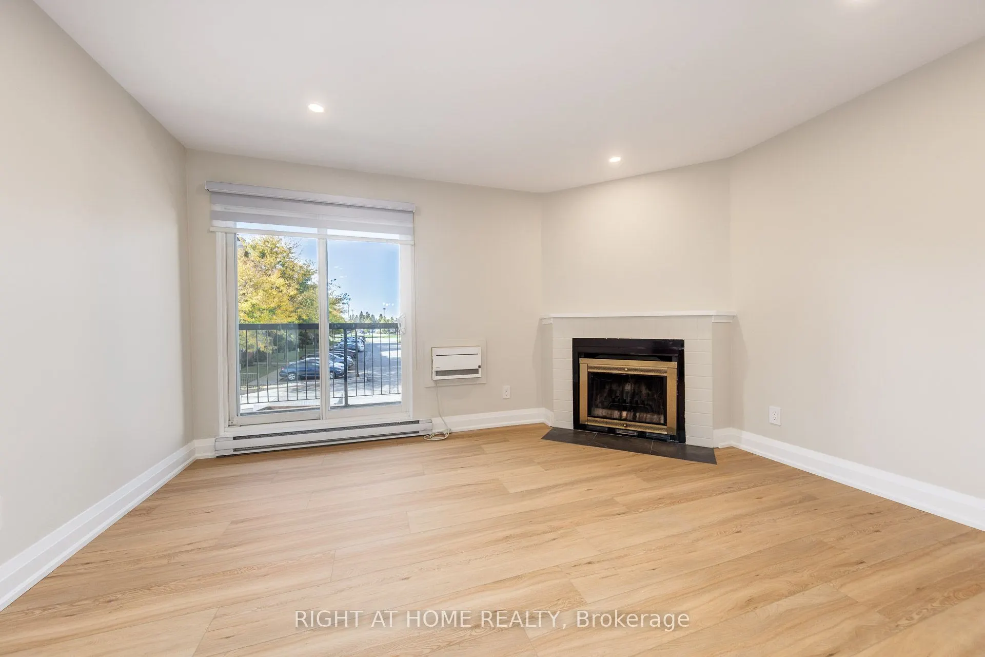 1450 Glen Abbey Gate, #722