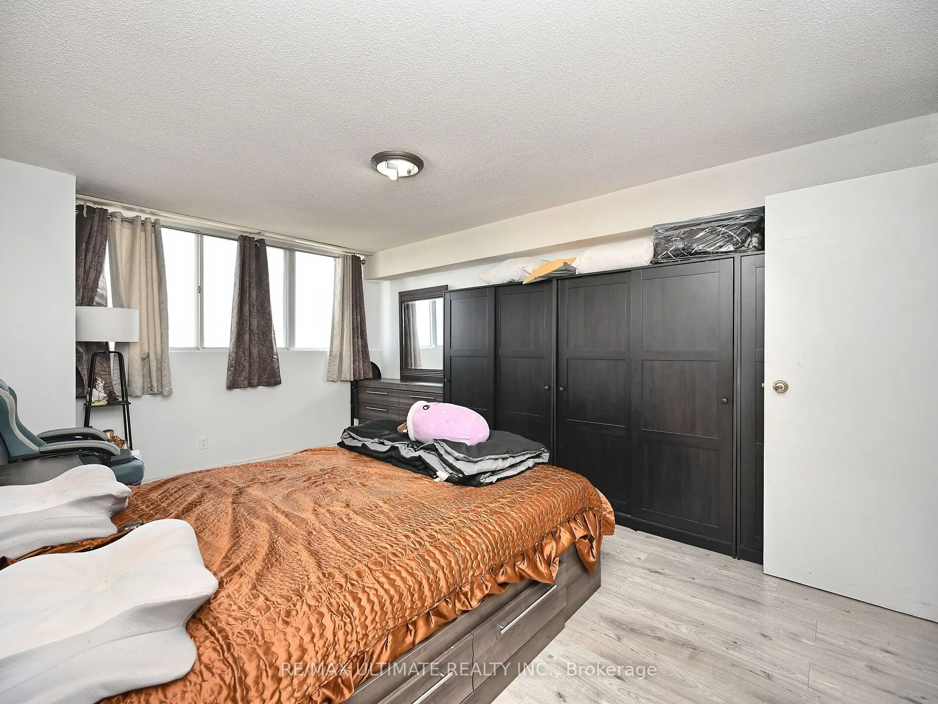 3700 Kaneff Crescent, #2101