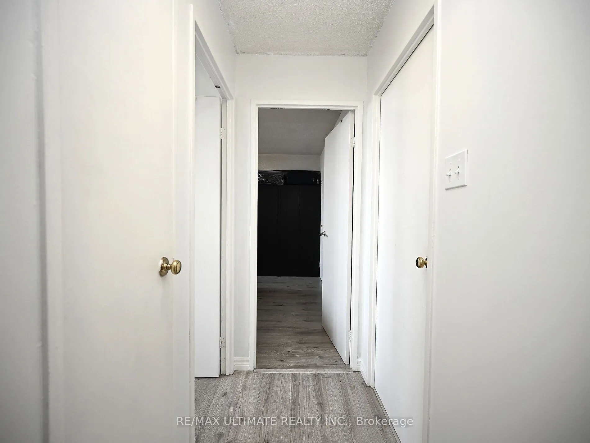 3700 Kaneff Crescent, #2101