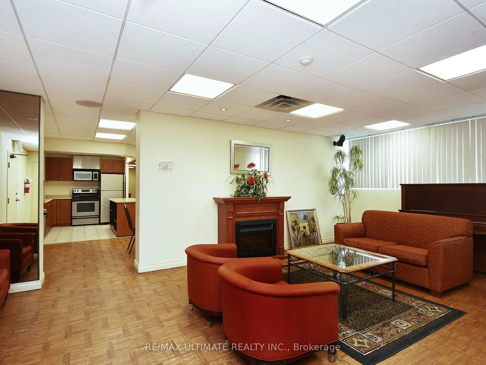 3700 Kaneff Crescent, #2101
