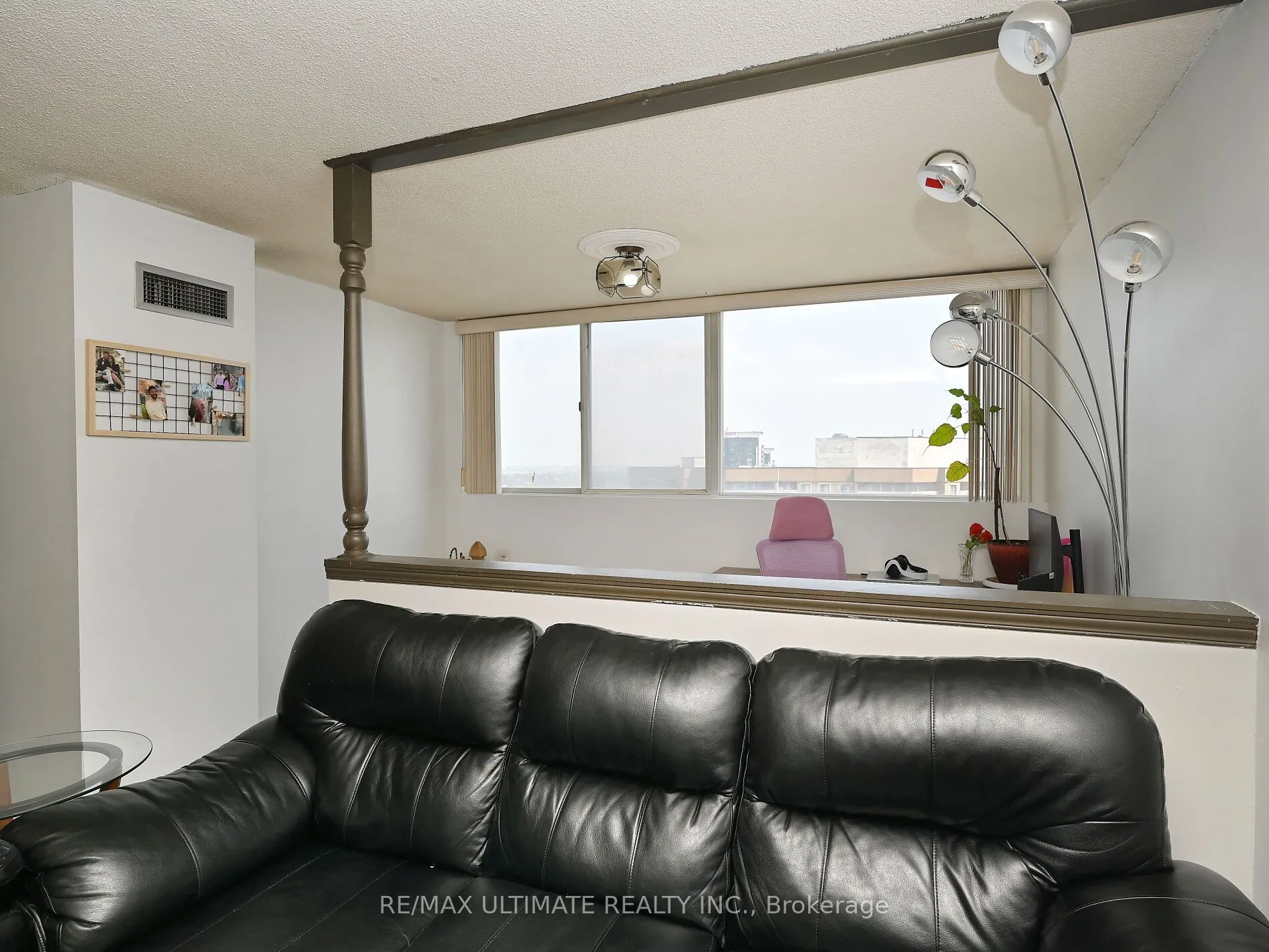3700 Kaneff Crescent, #2101
