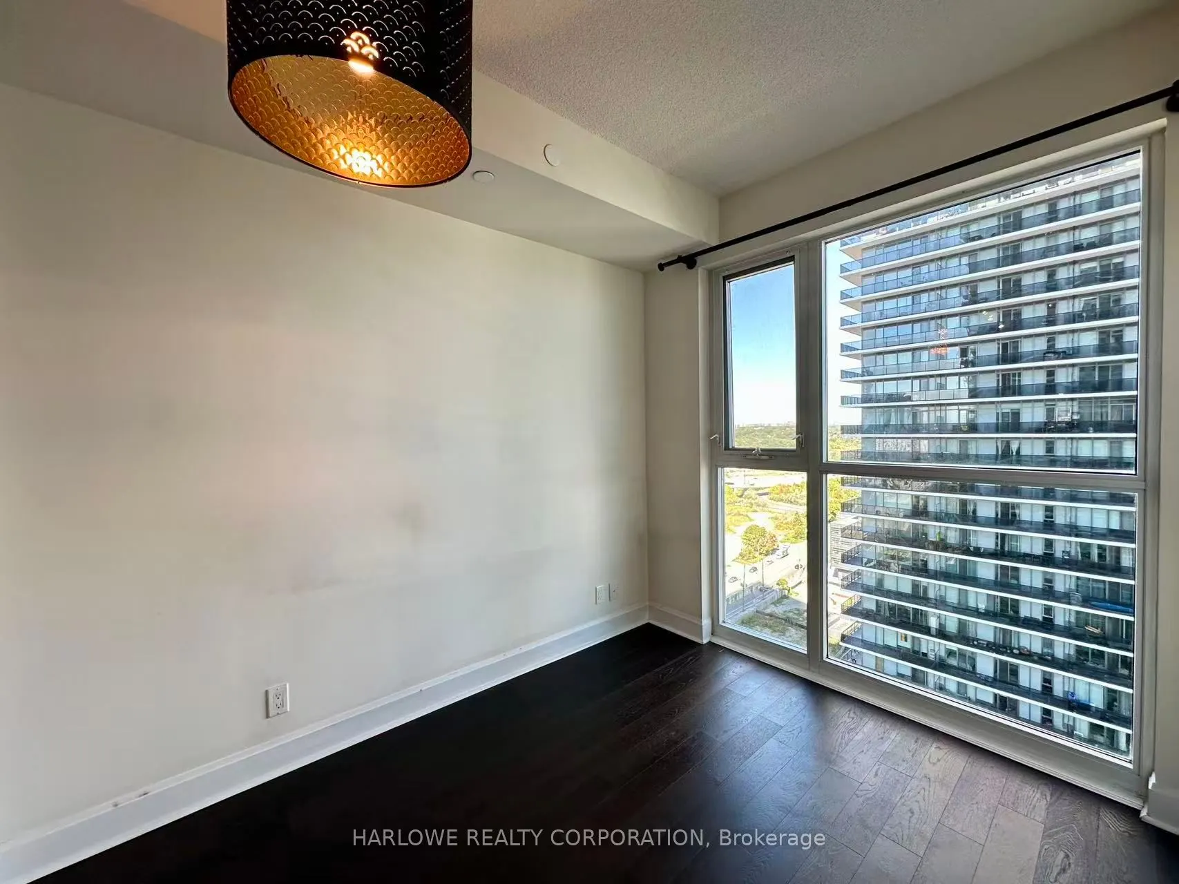33 Shore Breeze Drive, #2006