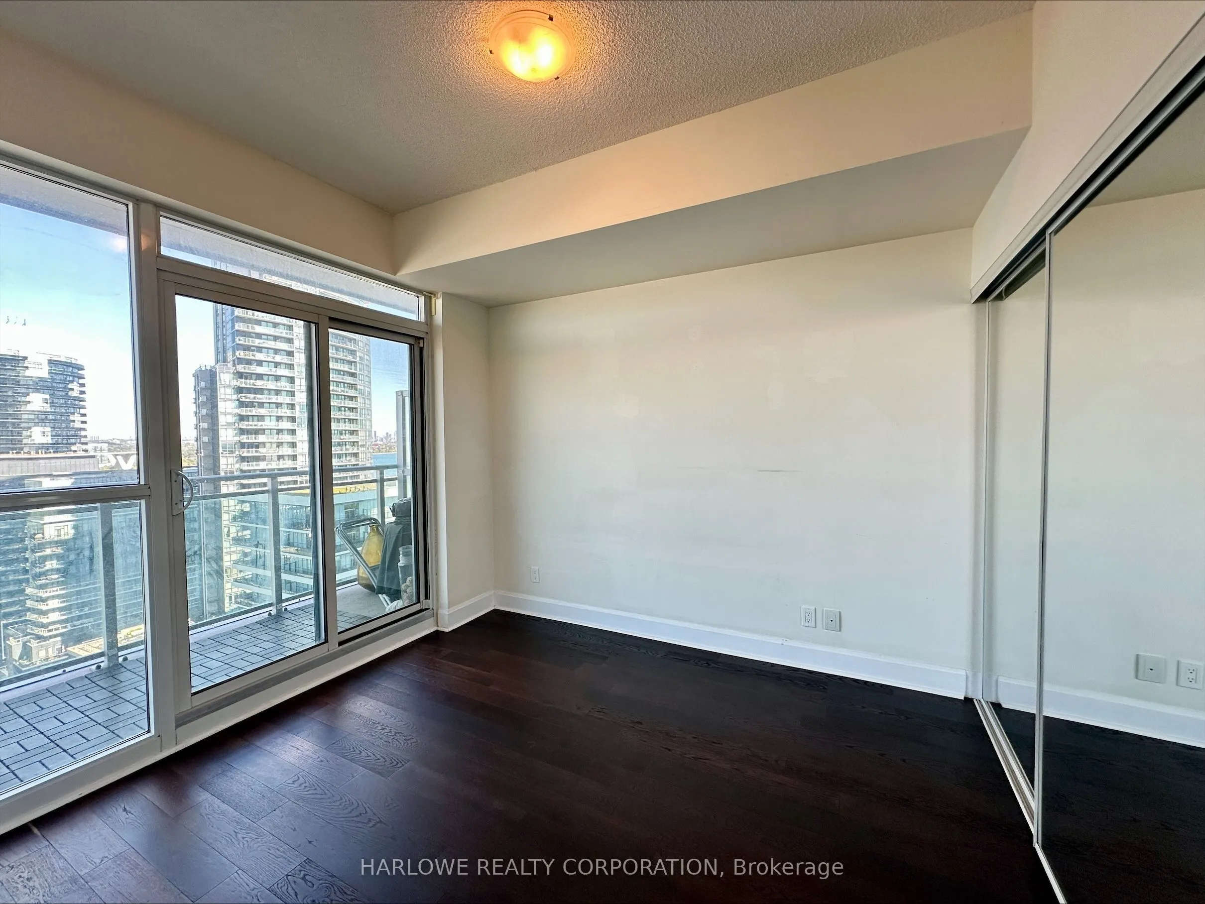 33 Shore Breeze Drive, #2006