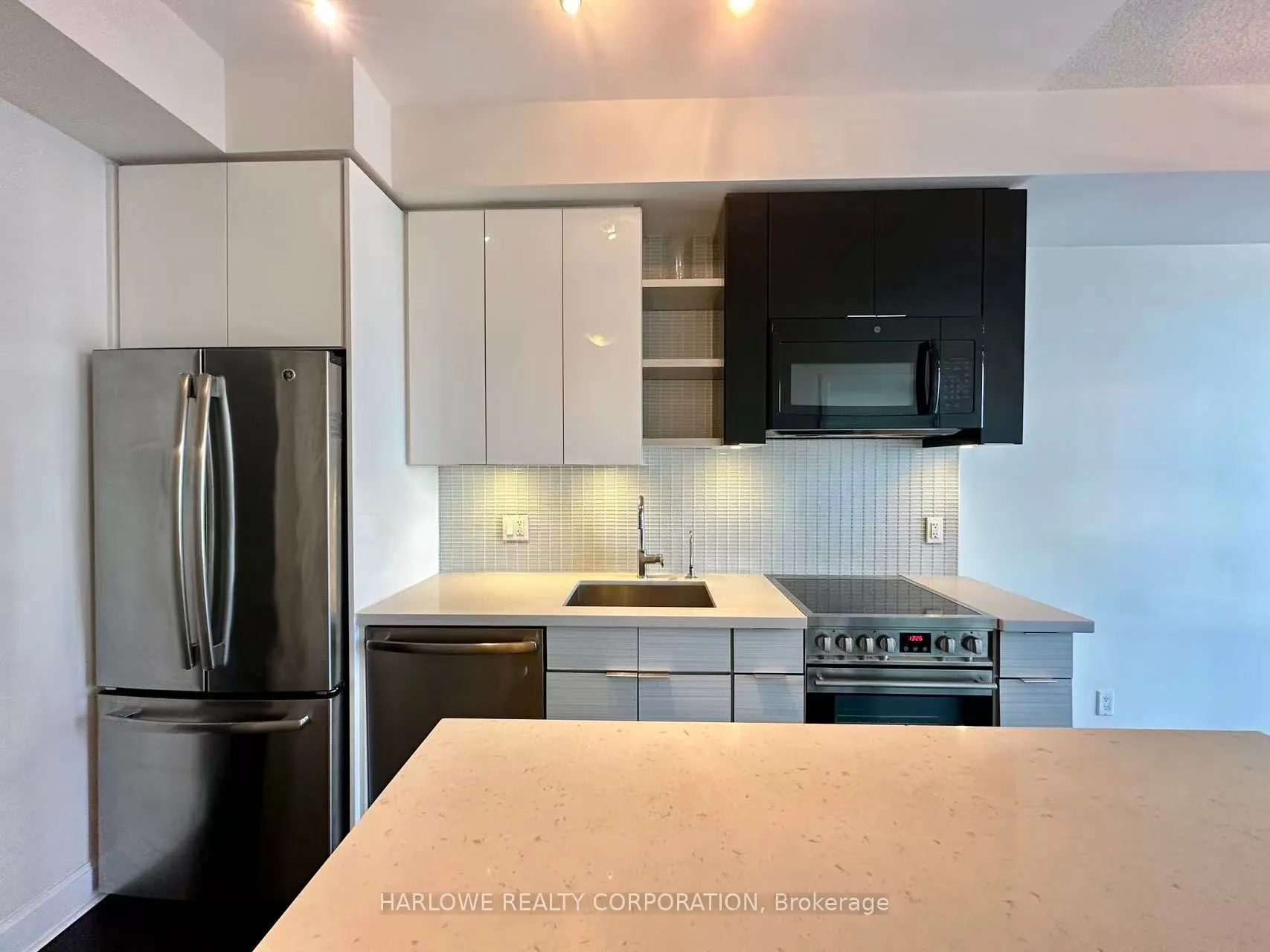33 Shore Breeze Drive, #2006