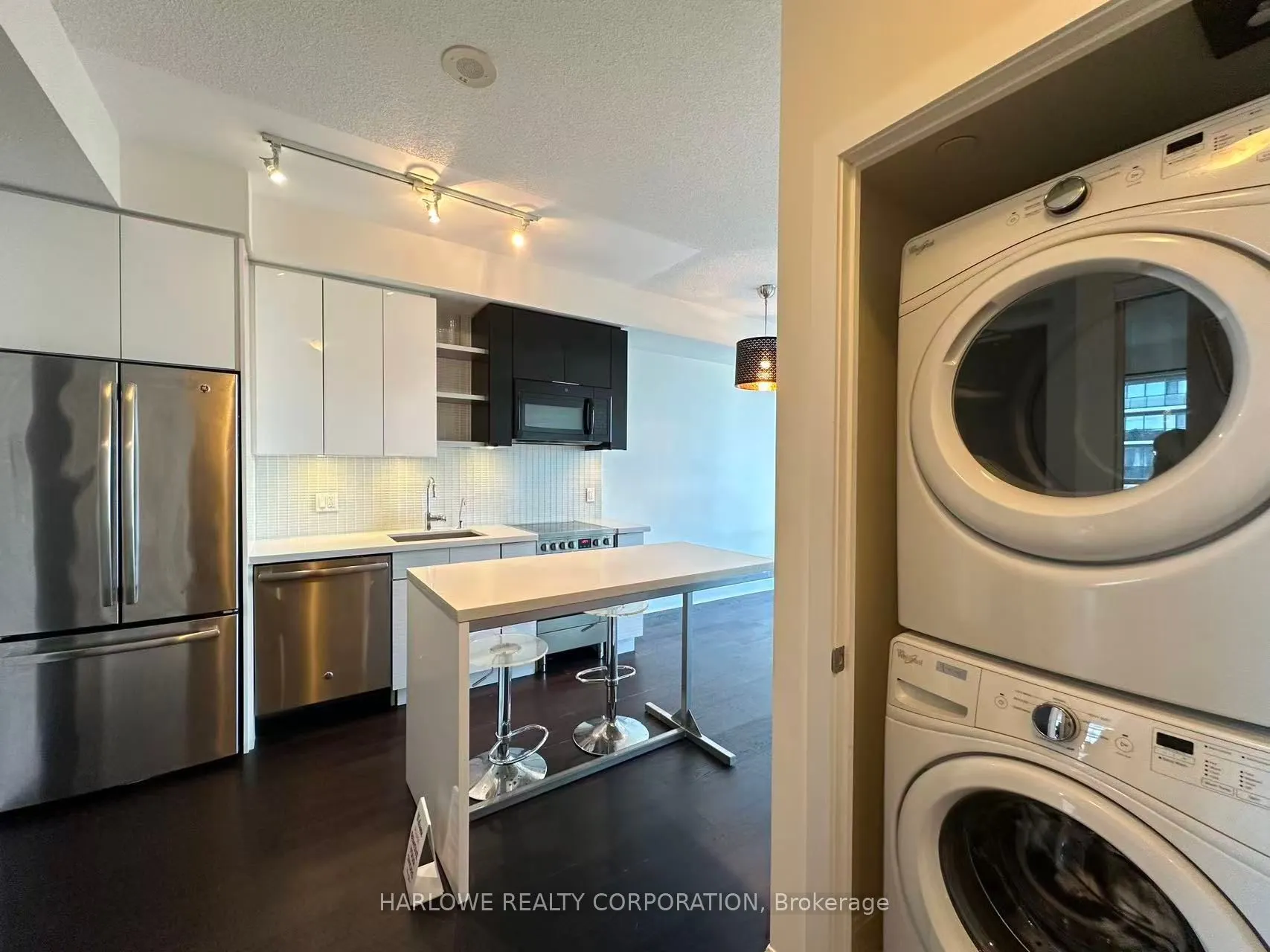 33 Shore Breeze Drive, #2006