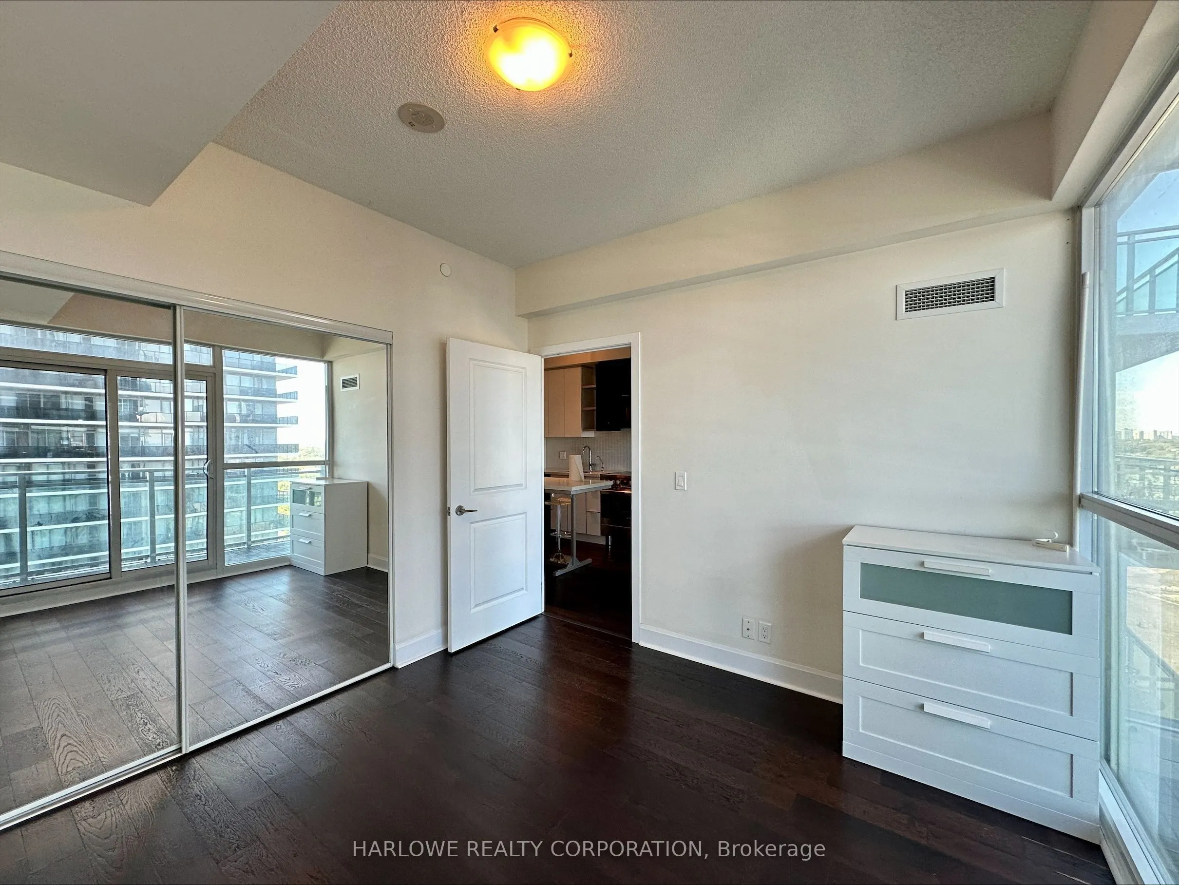 33 Shore Breeze Drive, #2006