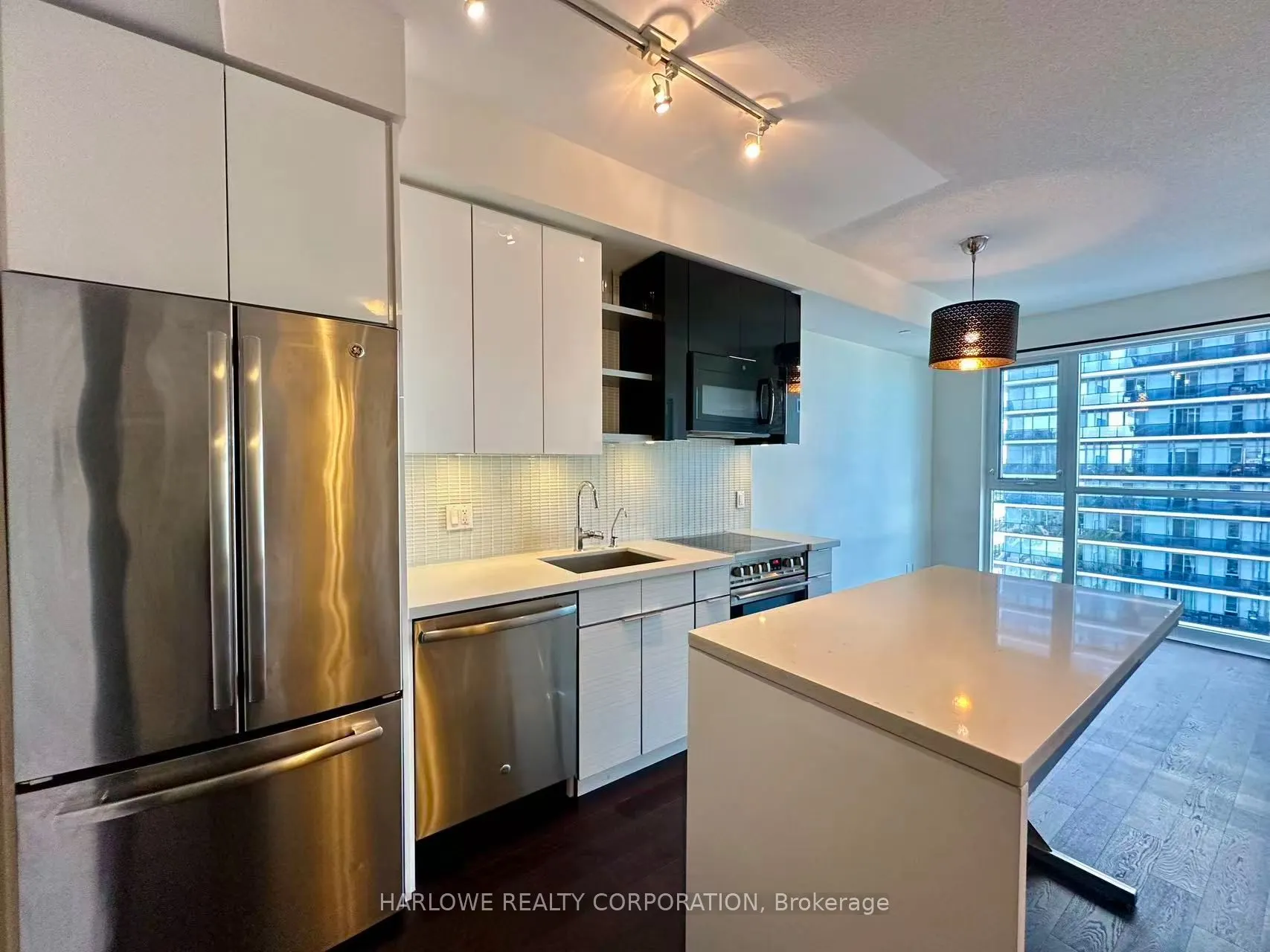 33 Shore Breeze Drive, #2006