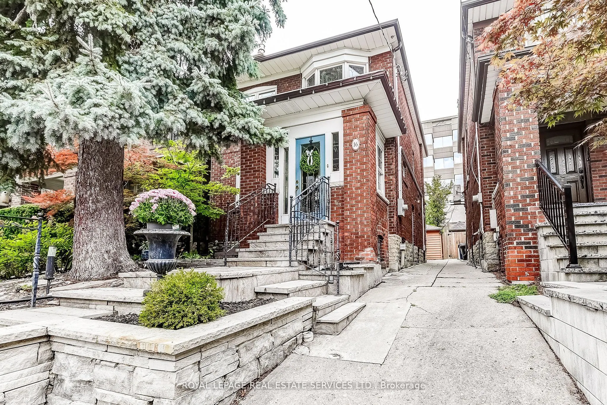 16 Larkin Avenue